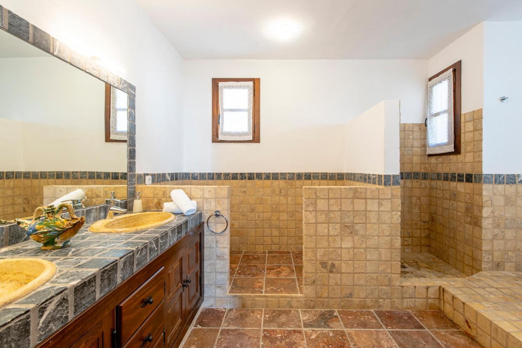 - Sleeps 14 - Pool - Garden - Sea View * Sant Josep de sa Talaia