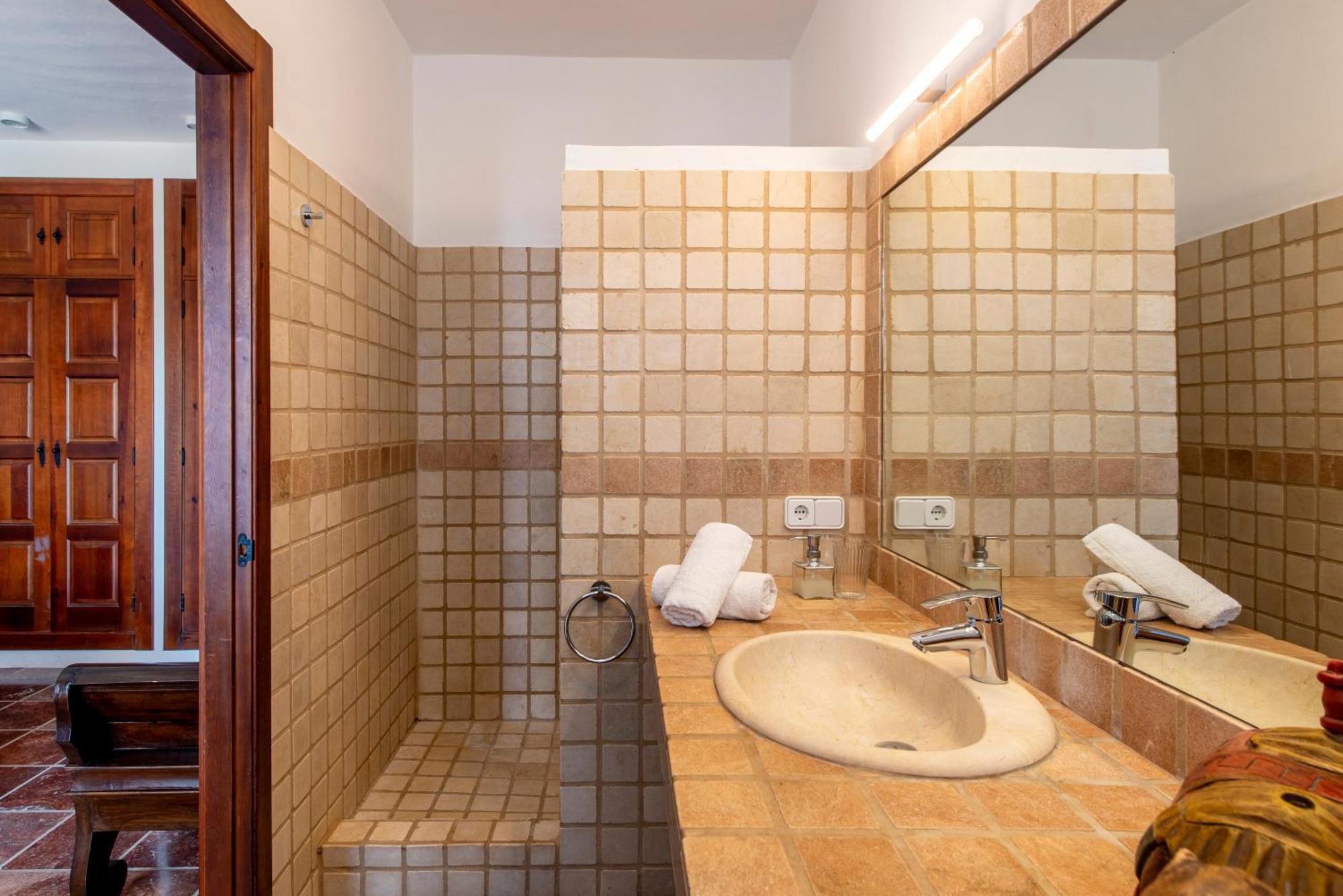 Villa - Sleeps 14 - Pool - Garden - Sea View Sant Josep de sa Talaia