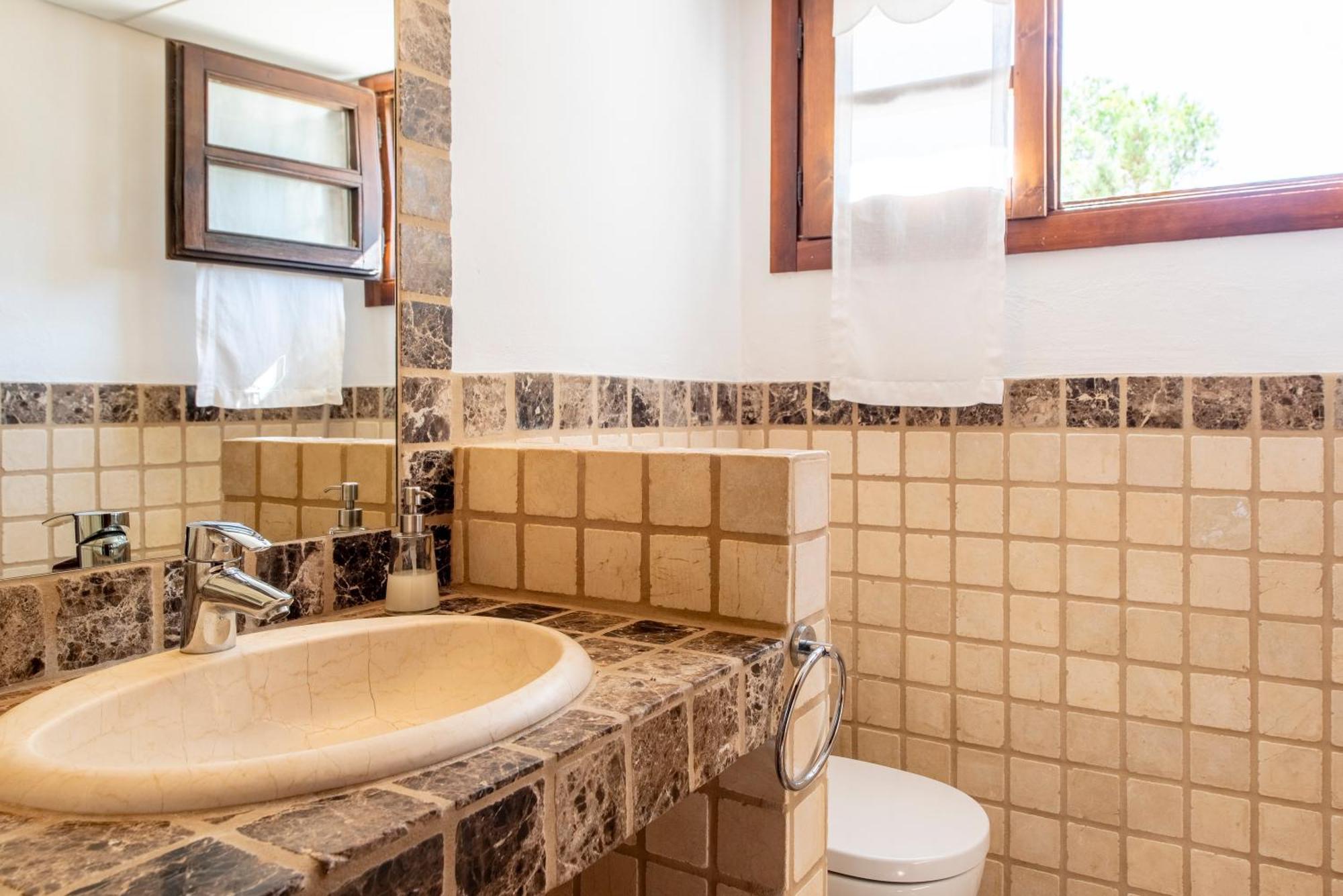 - Sleeps 14 - Pool - Garden - Sea View * Sant Josep de sa Talaia