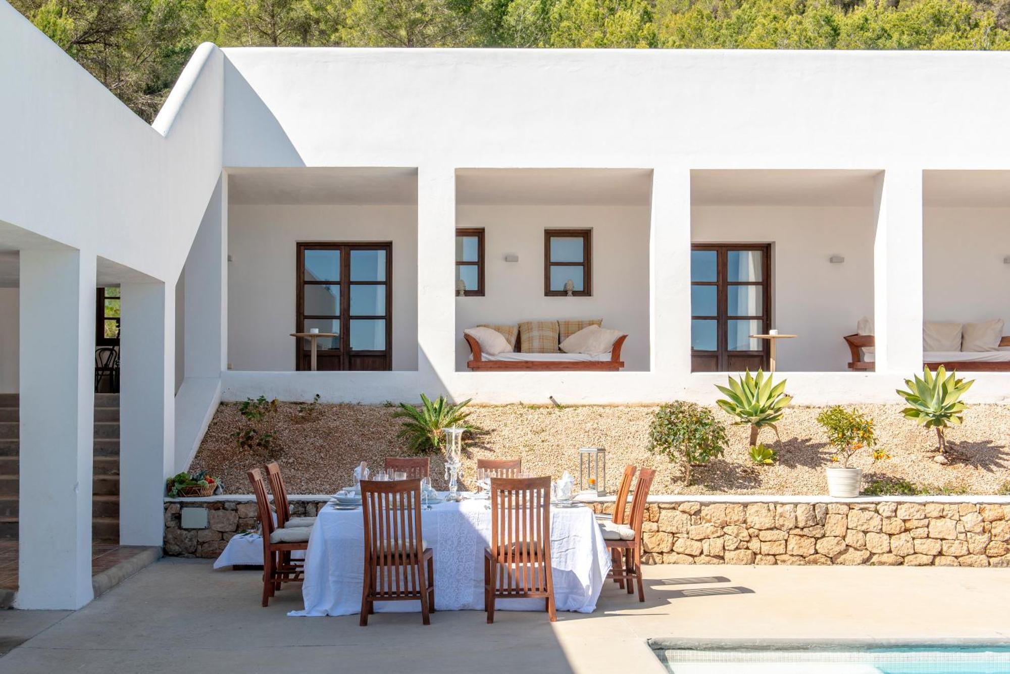 - Sleeps 14 - Pool - Garden - Sea View * Sant Josep de sa Talaia