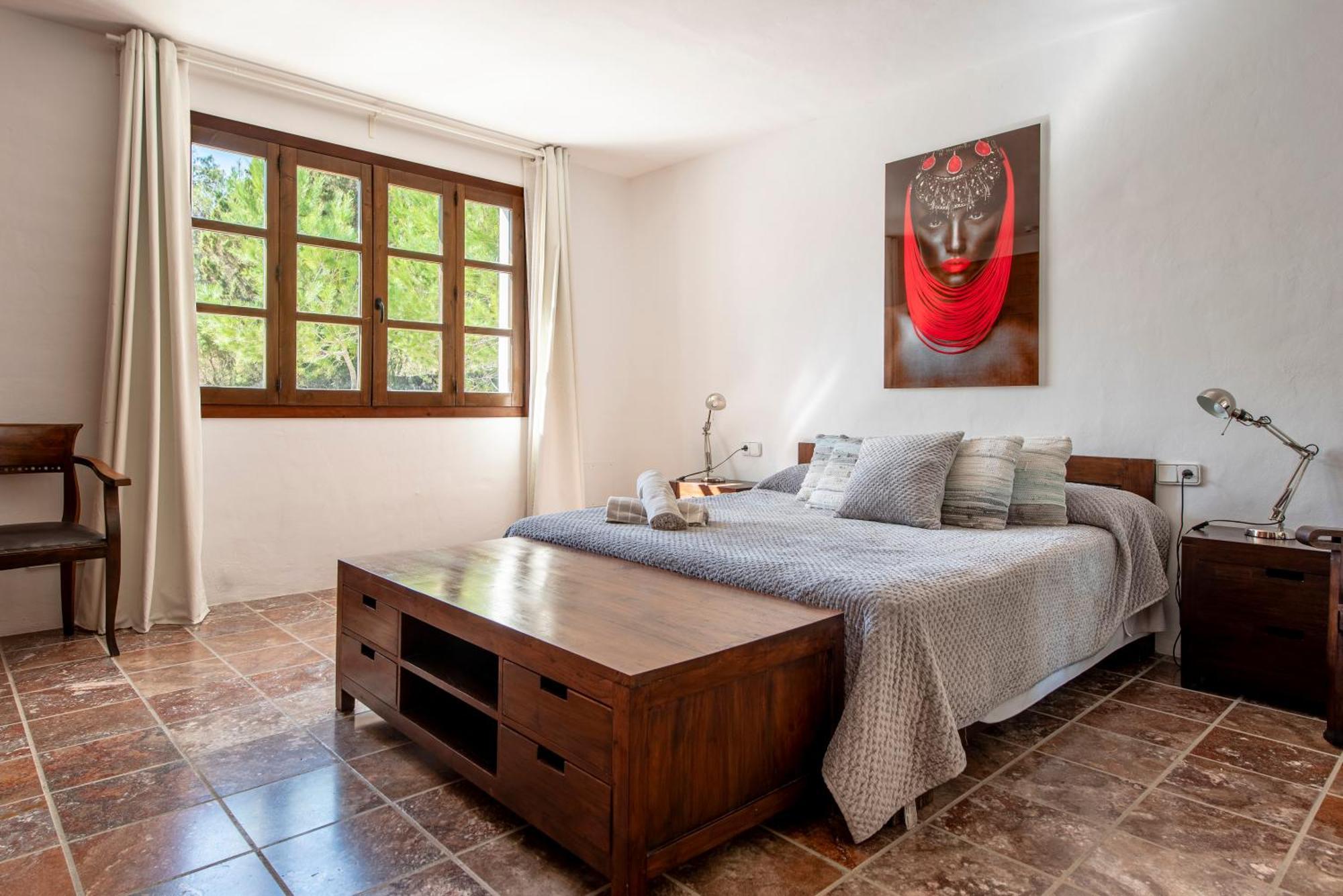 - Sleeps 14 - Pool - Garden - Sea View