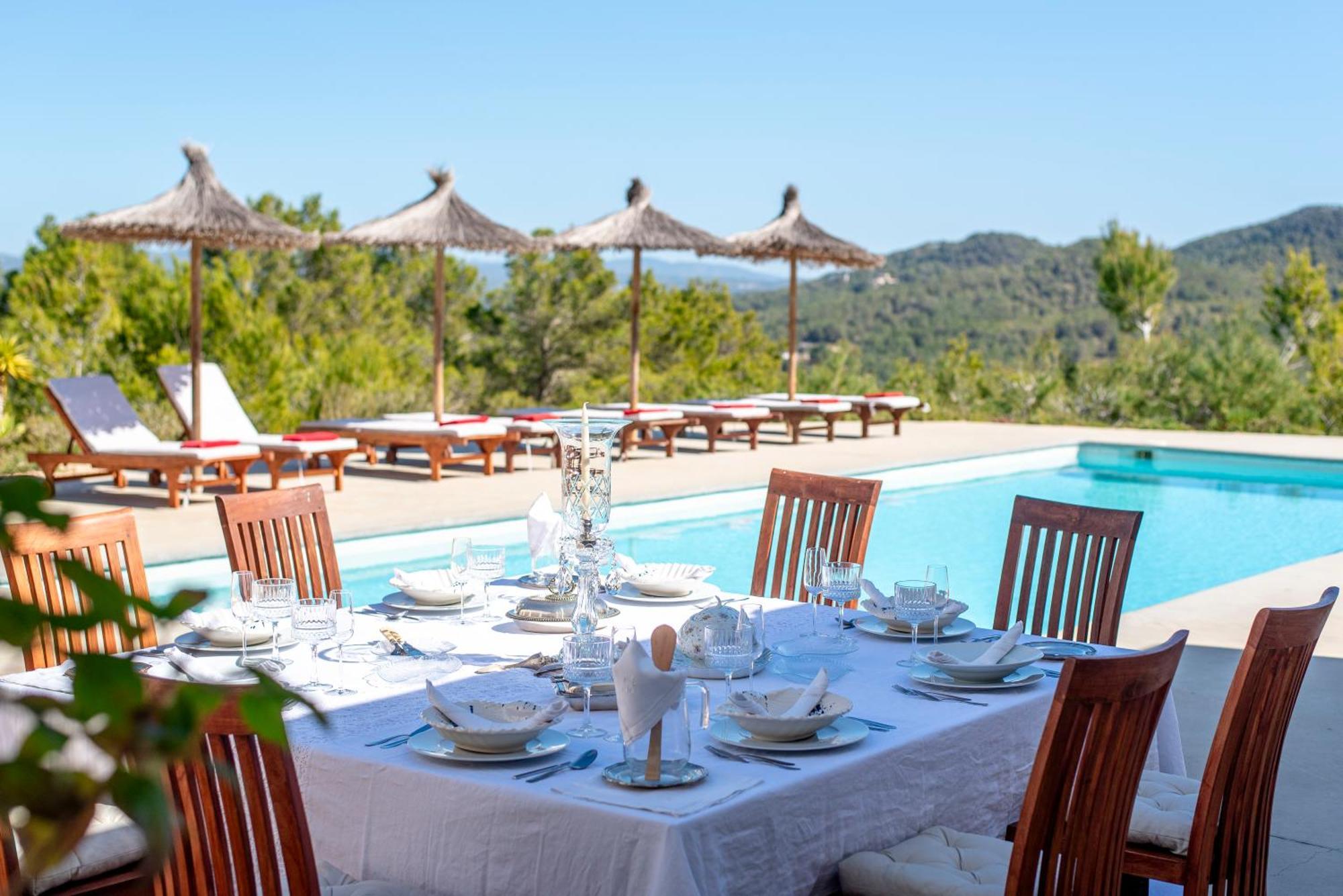 - Sleeps 14 - Pool - Garden - Sea View Villa