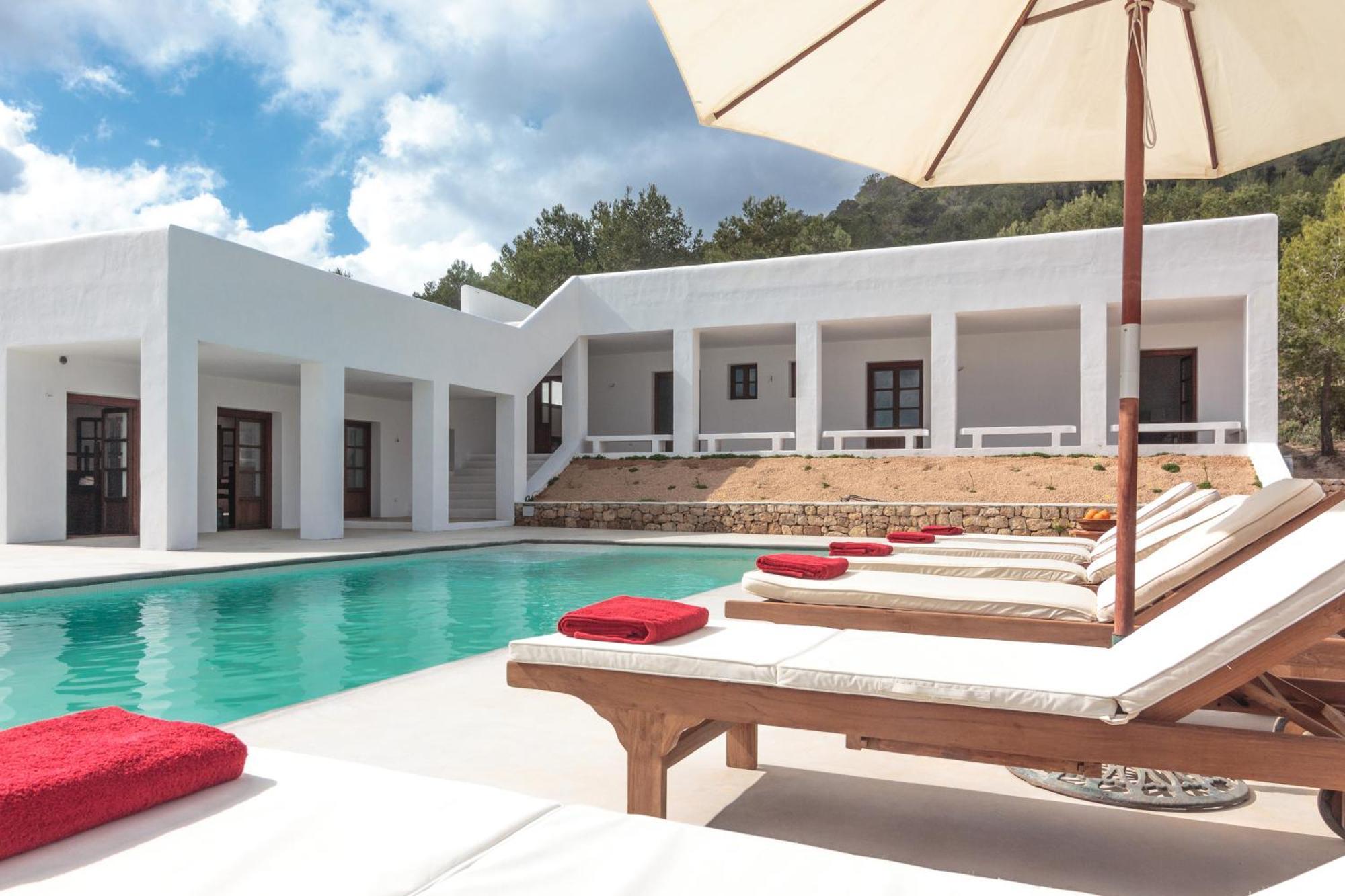 Villa - Sleeps 14 - Pool - Garden - Sea View *