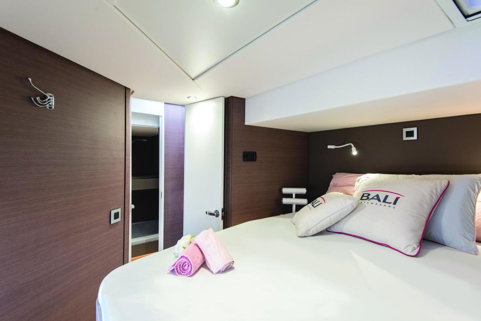 Martinon Hotel en barco San Antonio Abad