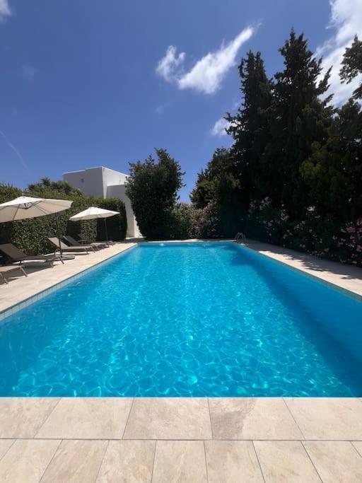 Villa En Zona Playa D'en Bossa Con Gran Piscina *