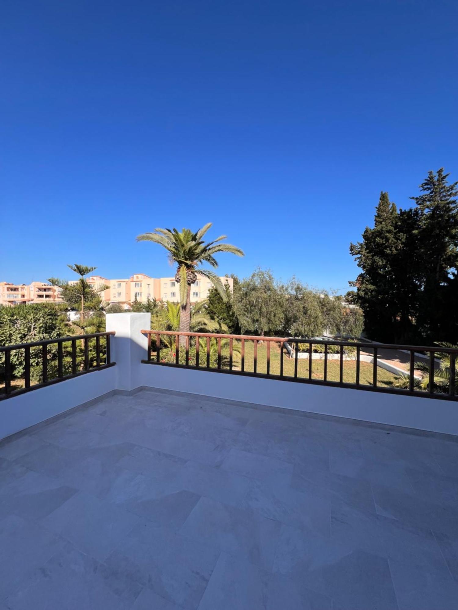 En Zona Playa D'en Bossa Con Gran Piscina Villa *