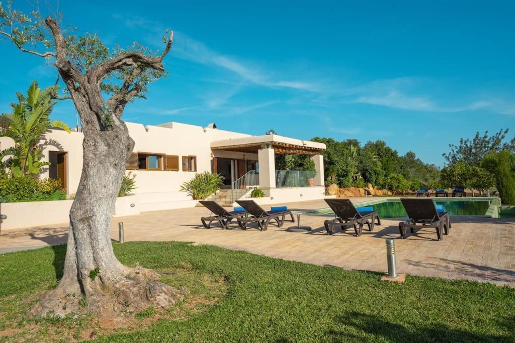 Kety -luna Con Preciosa Piscina Y Vistas ! Villa