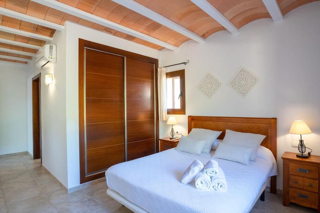 Villa Kety -luna Con Preciosa Piscina Y Vistas !