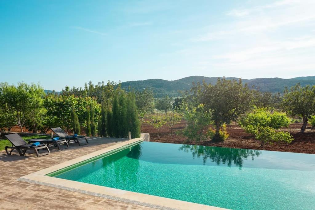 Kety -luna Con Preciosa Piscina Y Vistas ! Villa