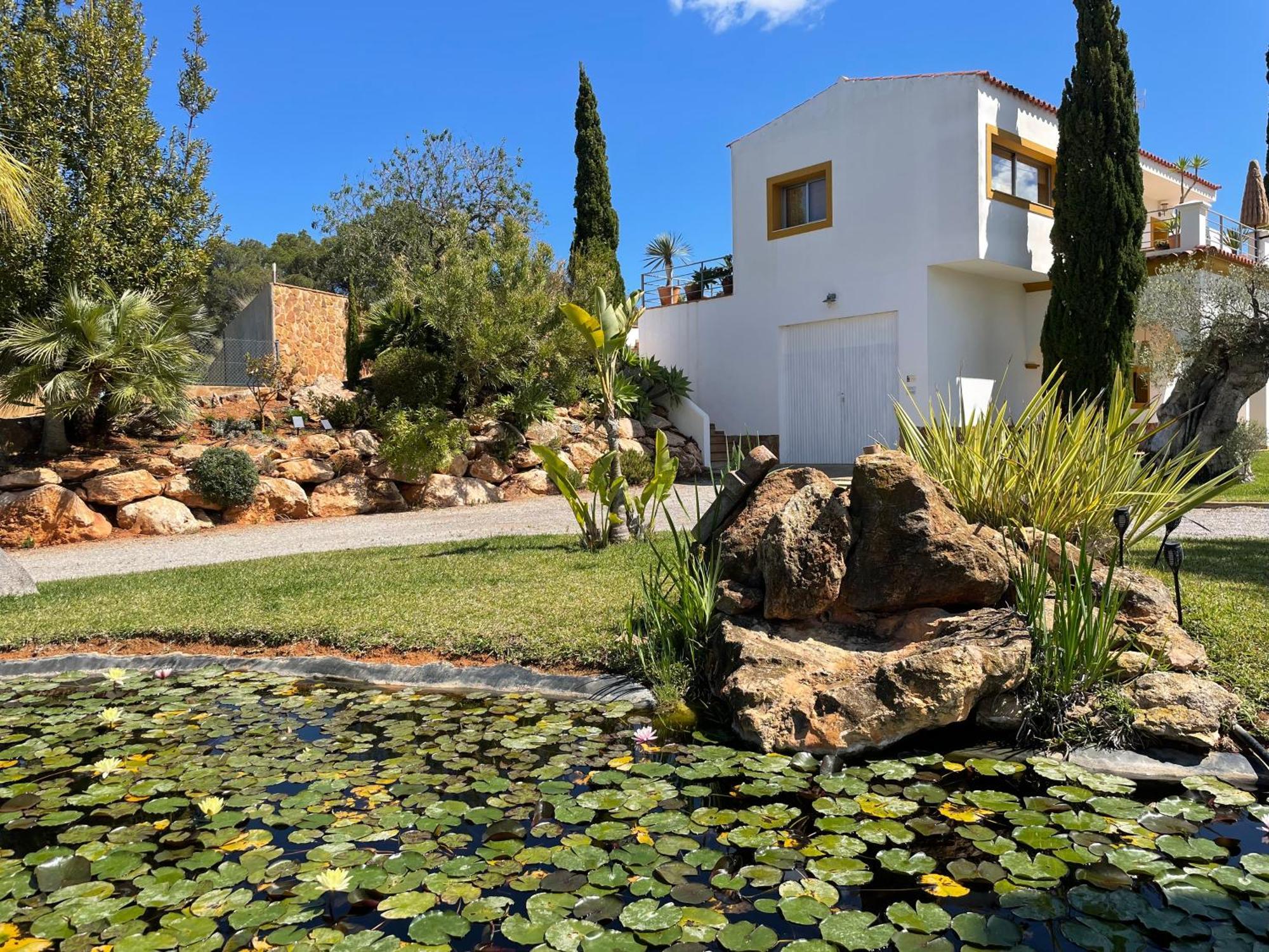 Villa Linda, Ruime Prive-villa Met Zwembad Met Prachtige Tuin