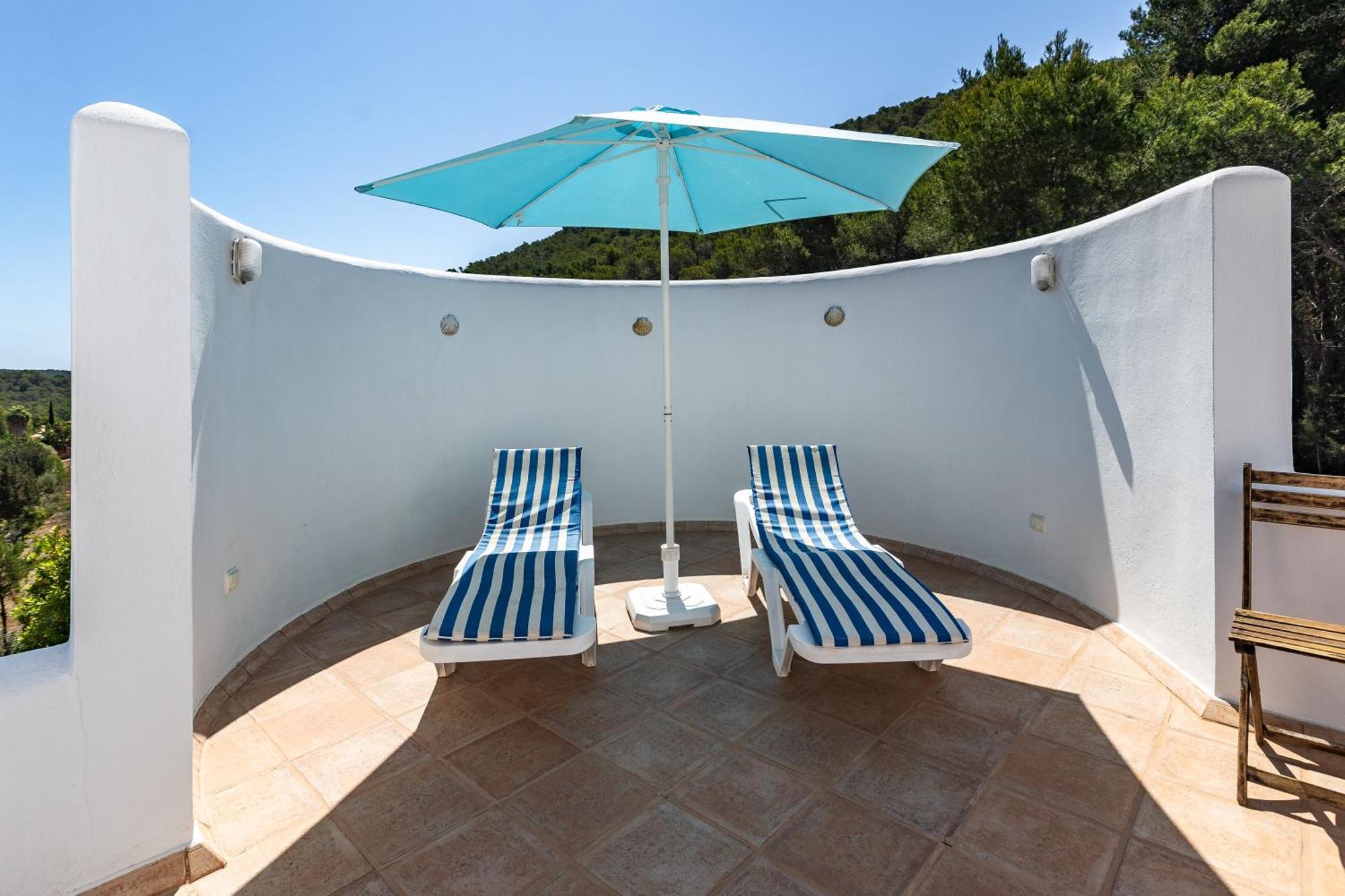 Charming With Pool, Toni Mateu. Villa