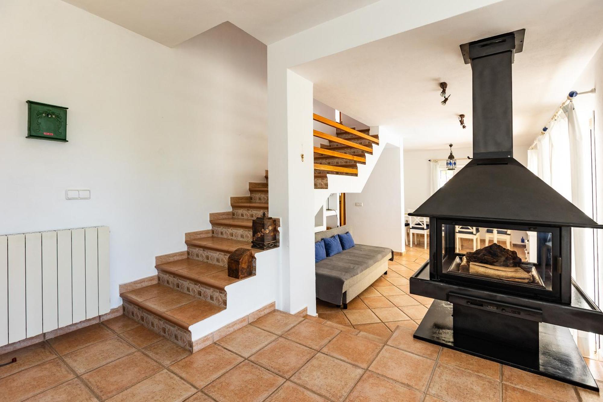Villa Charming With Pool, Toni Mateu.