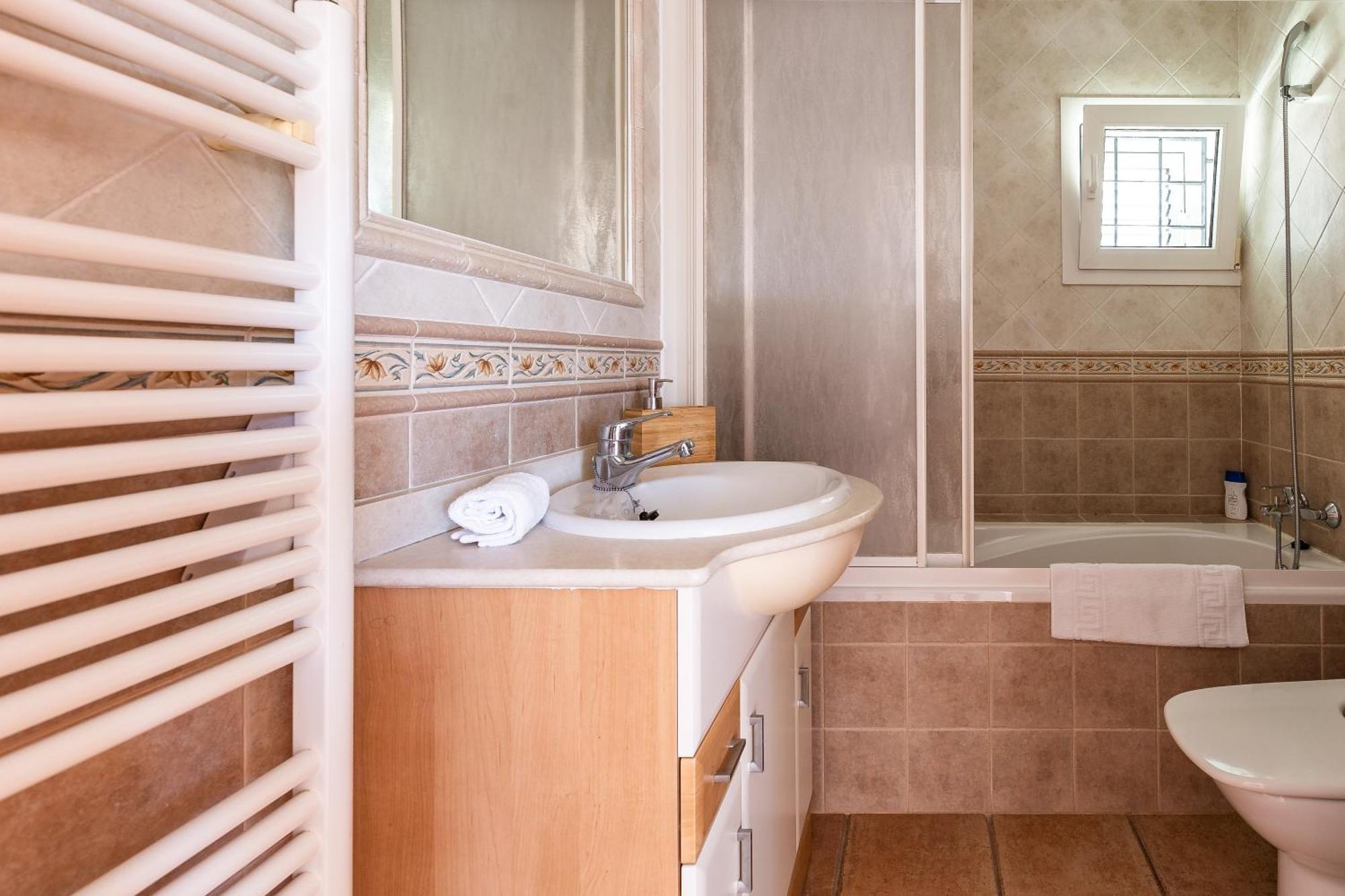 Charming With Pool, Toni Mateu. Villa *
