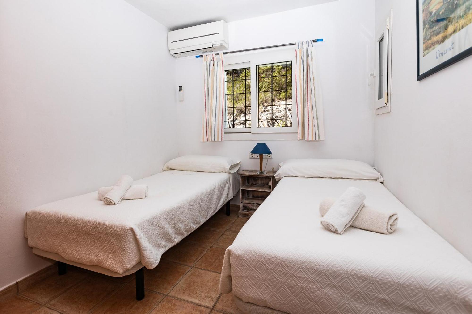 Charming With Pool, Toni Mateu. Villa *