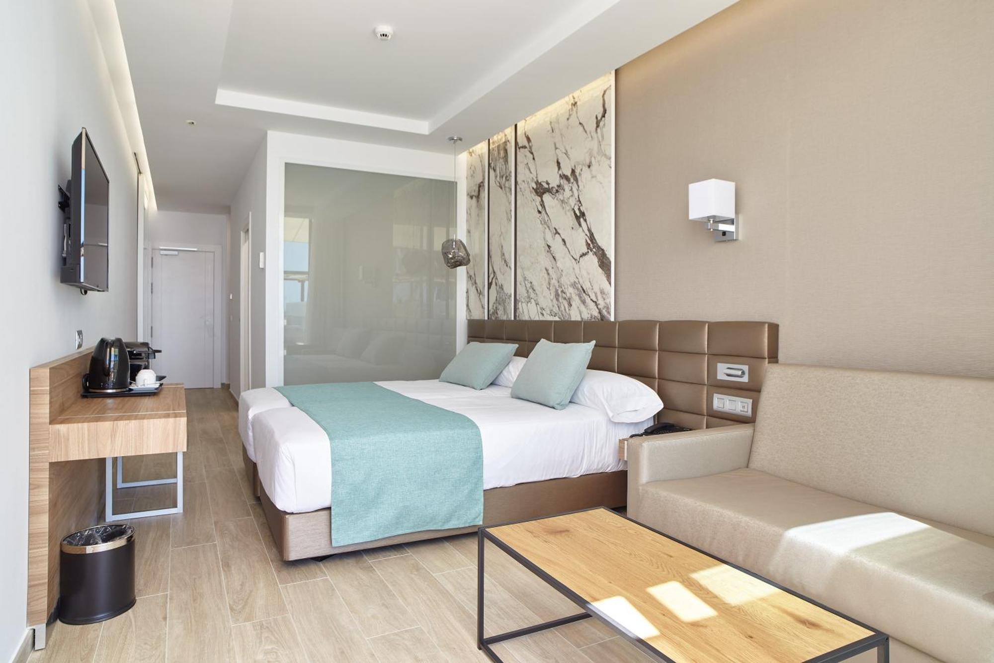 Torre Del Mar - Ibiza Hotel