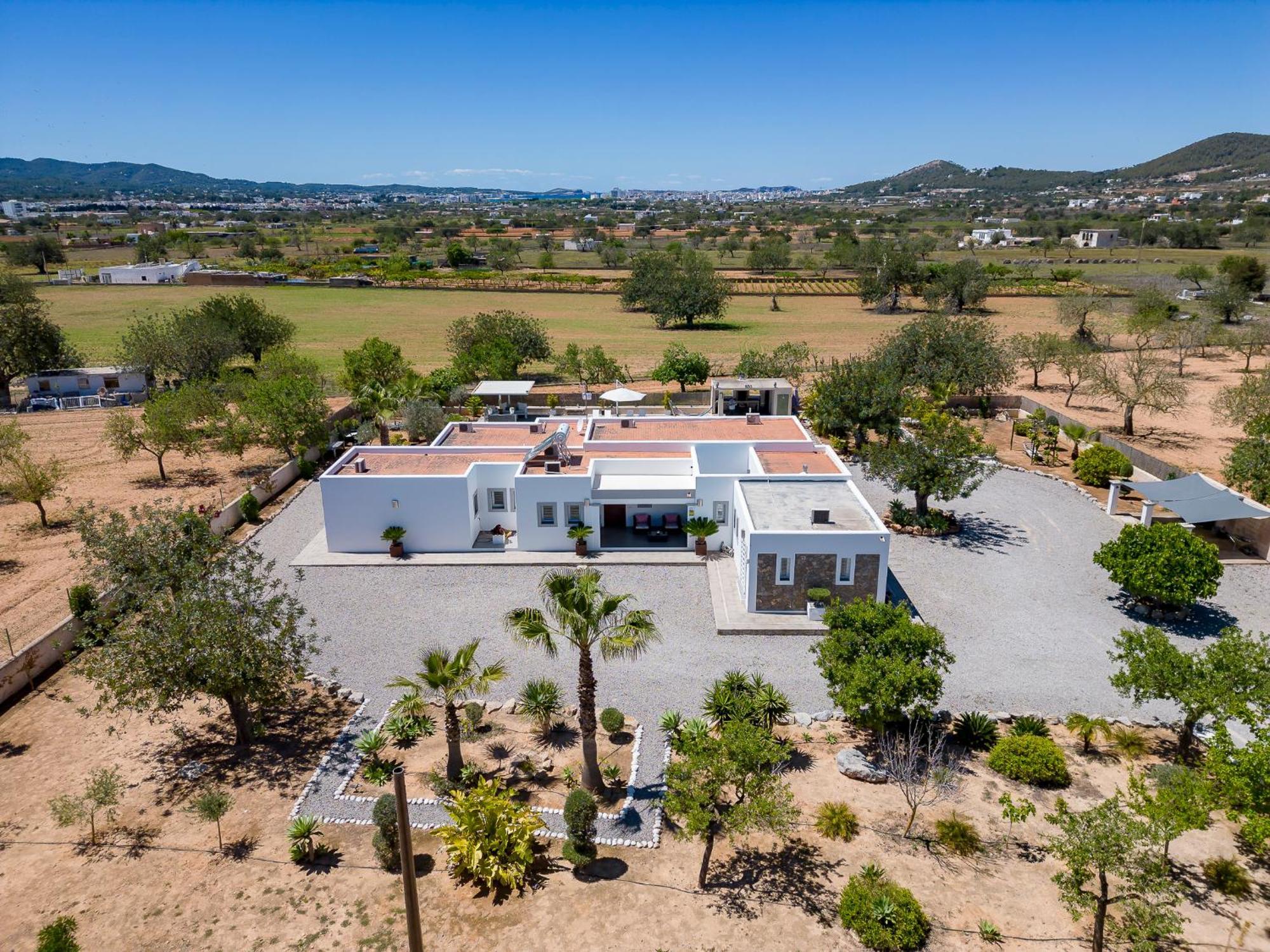 Near San Antonio Sleeps 10 * San Antonio (Ibiza)