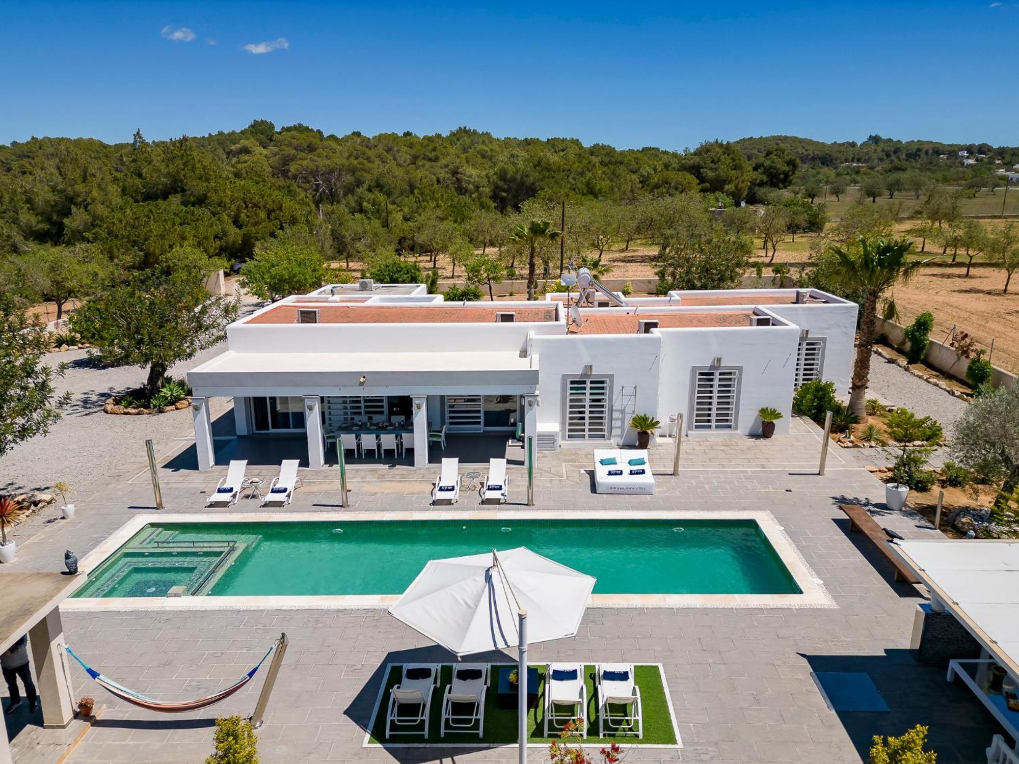 Near San Antonio Sleeps 10 * San Antonio (Ibiza)