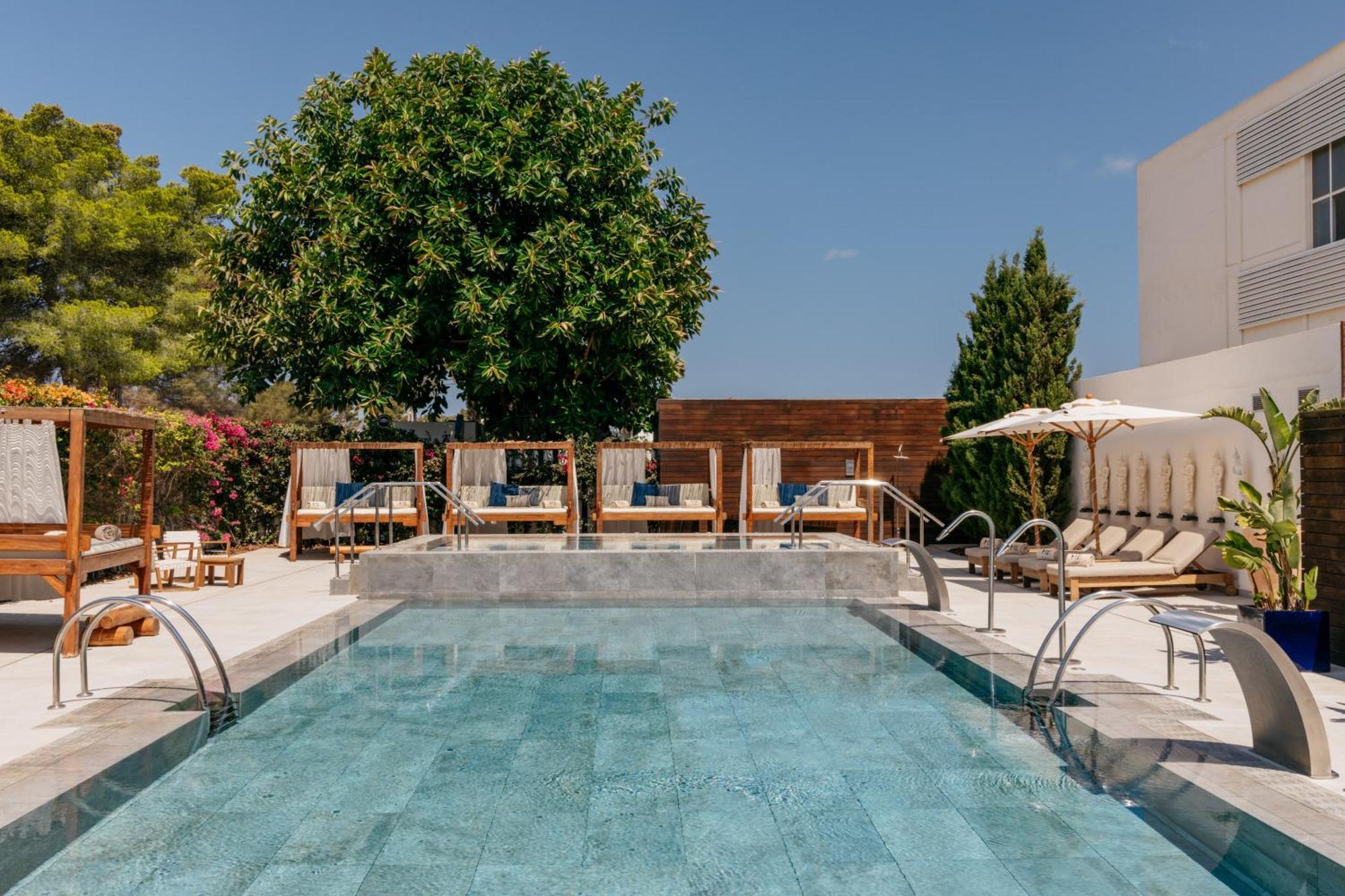 Me Ibiza - The Leading Of The World Santa Eularia des Riu