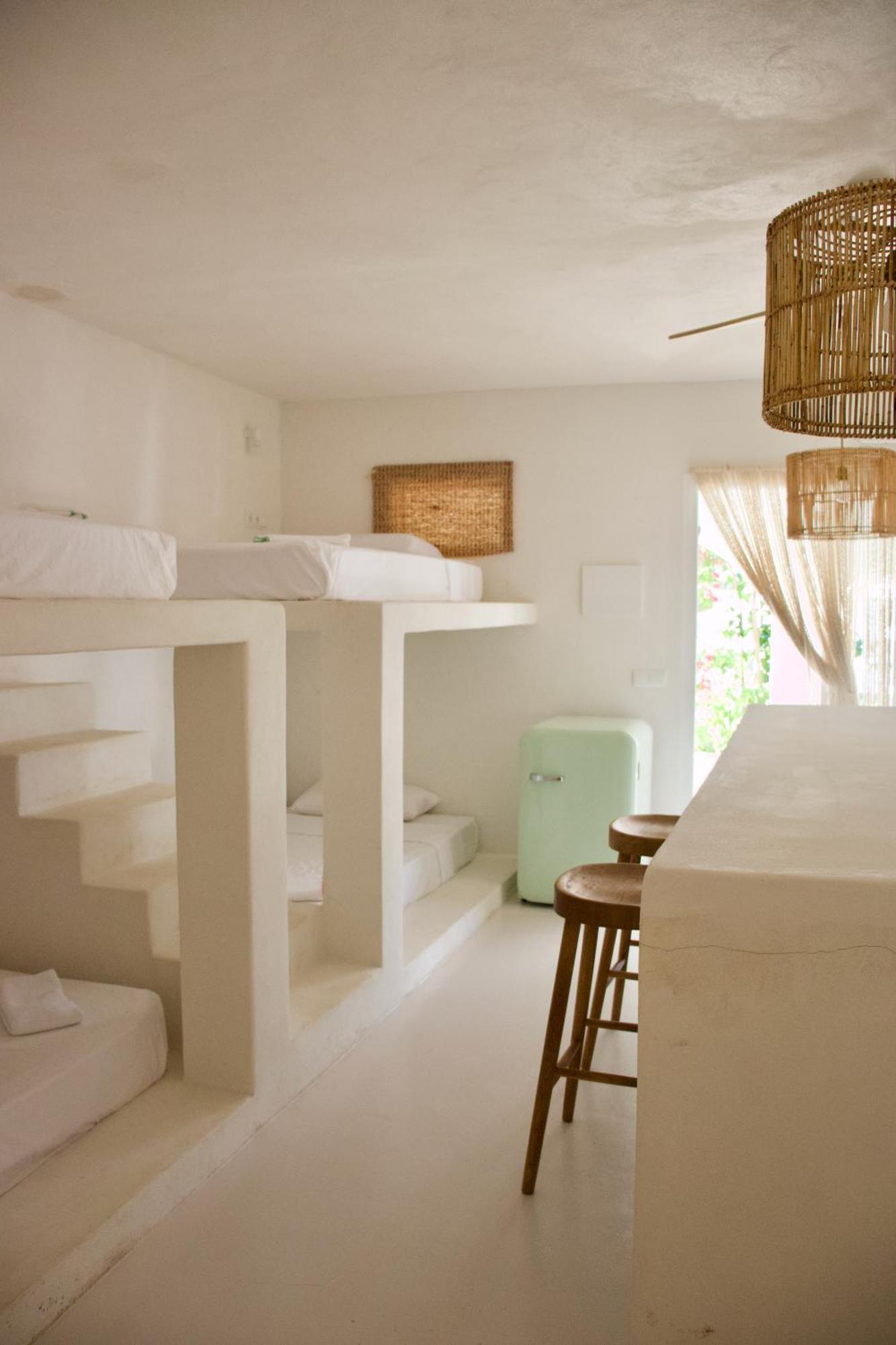 La Pandilla Ibiza Hostel