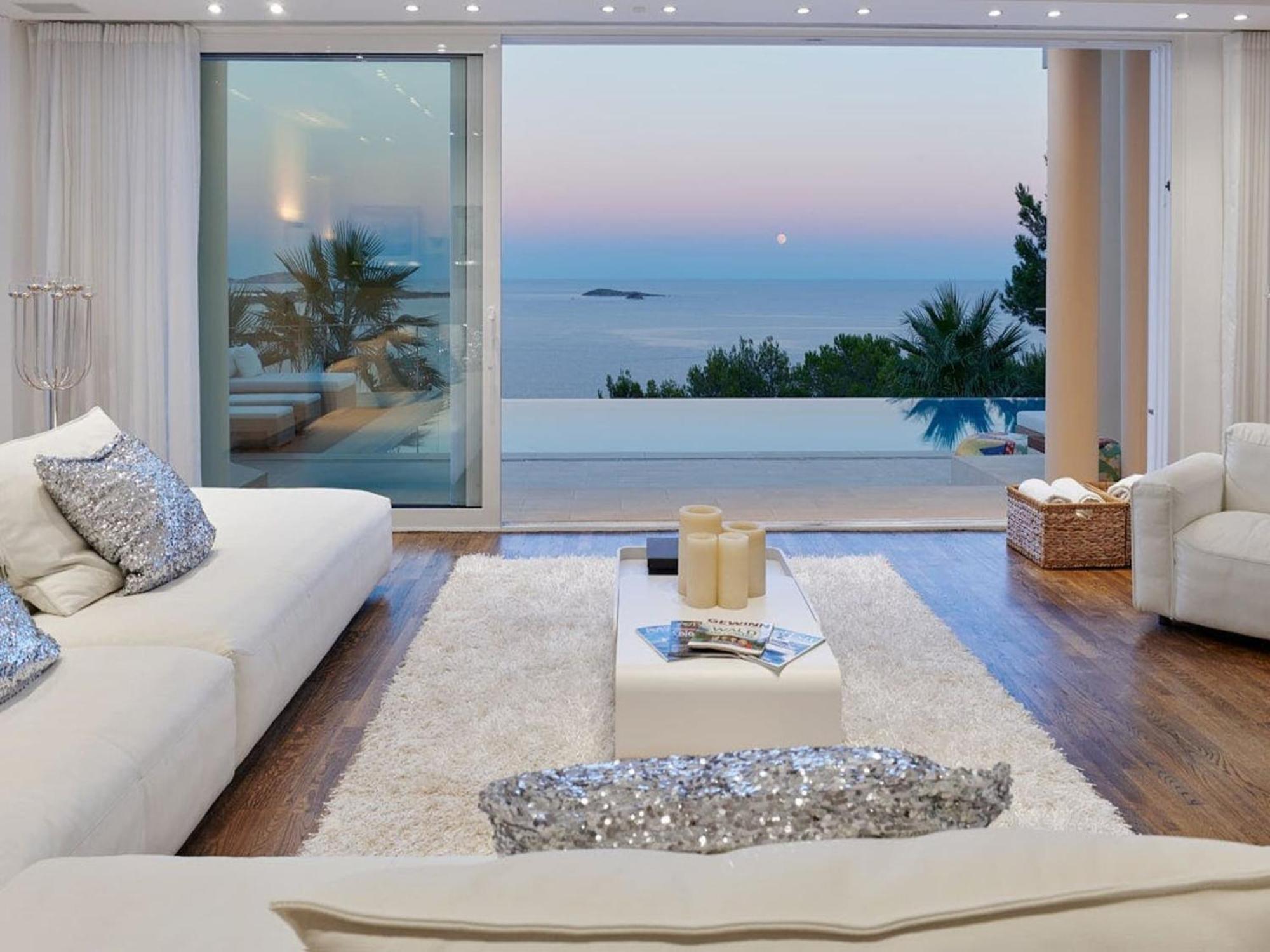 Villa In Ibiza With Infinity Pool And Sea Views *
