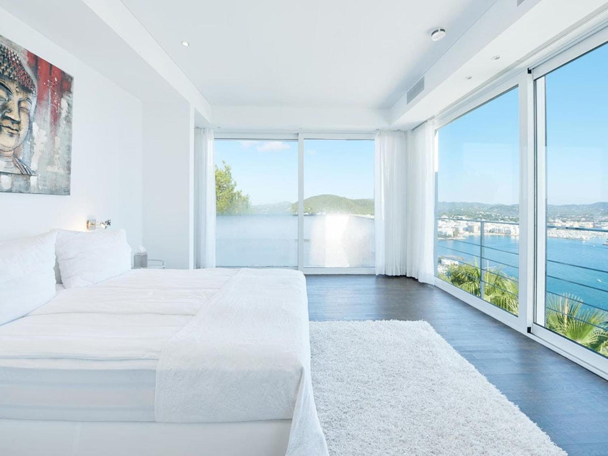 In Ibiza With Infinity Pool And Sea Views *