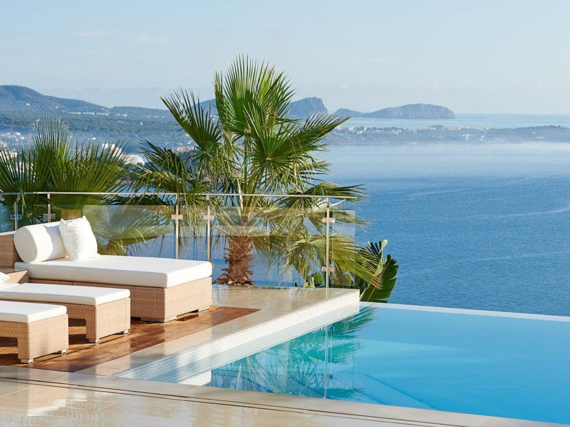 In Ibiza With Infinity Pool And Sea Views Santa Eulària des Riu