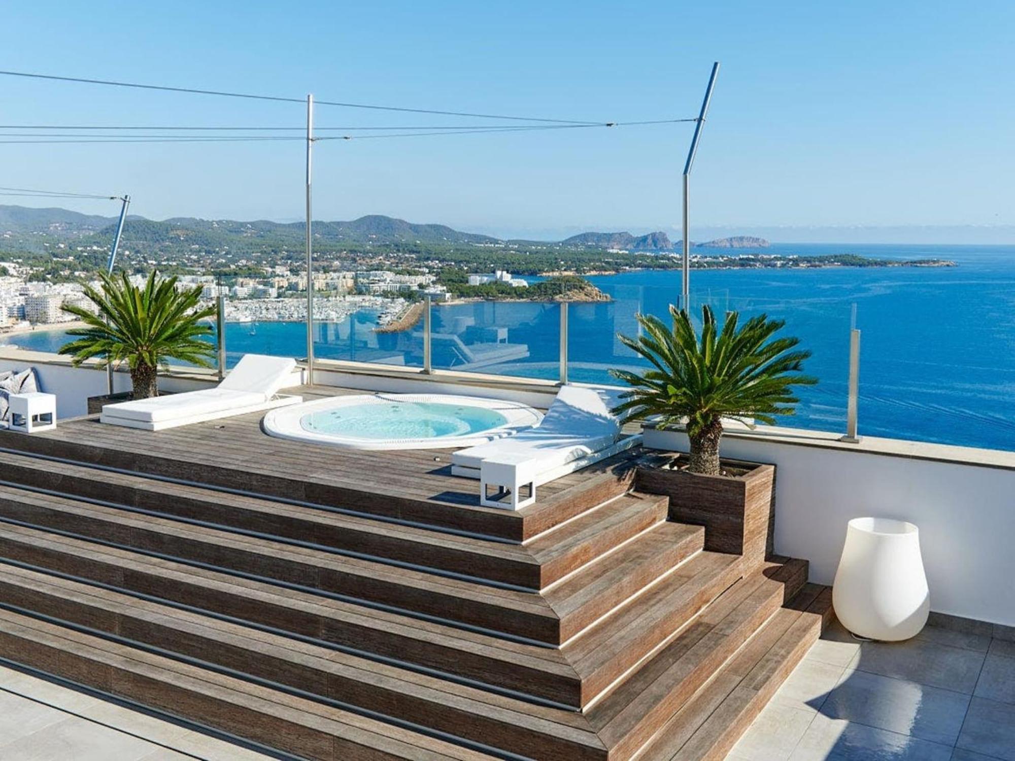 Villa In Ibiza With Infinity Pool And Sea Views Santa Eulària des Riu