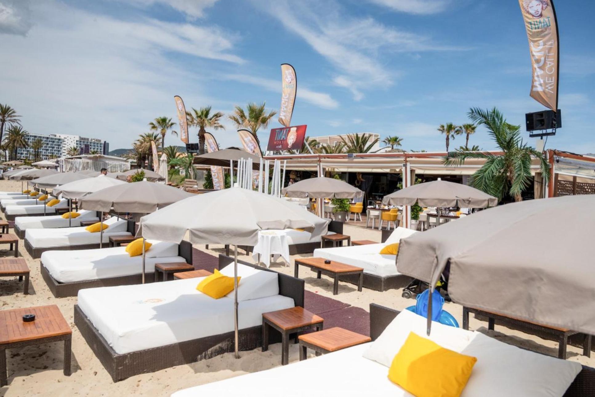 Apartment Plaja D En Bossa 4 Bedroom With Pool, Sea View & Only 8mins Drive To Airport *