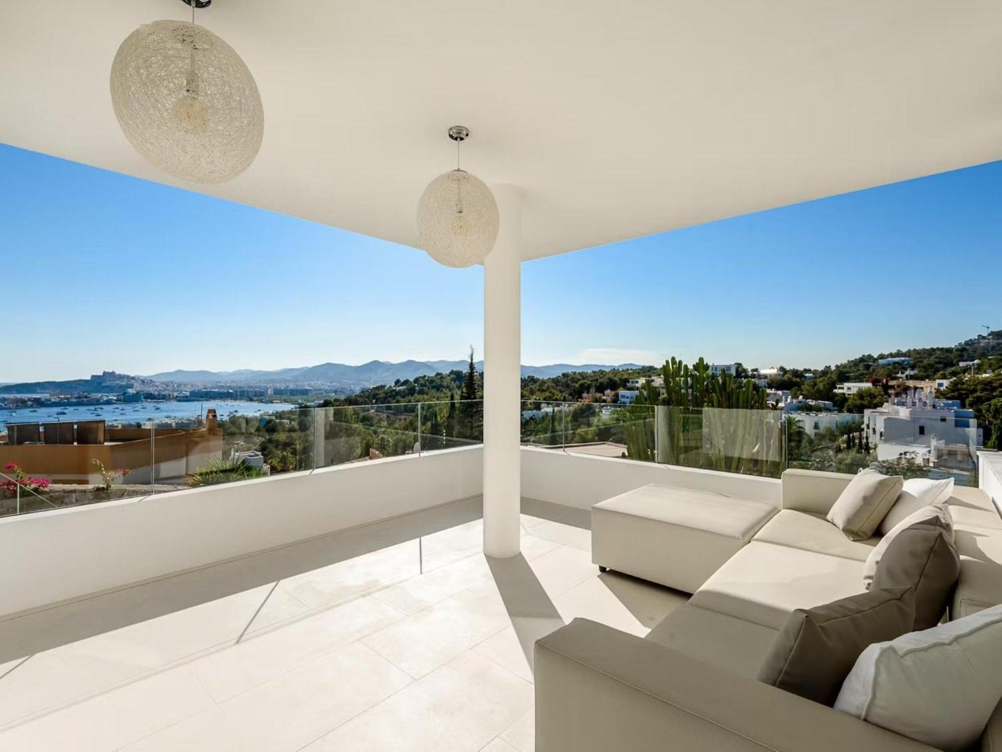 Charming In Delightful Gateway Villa