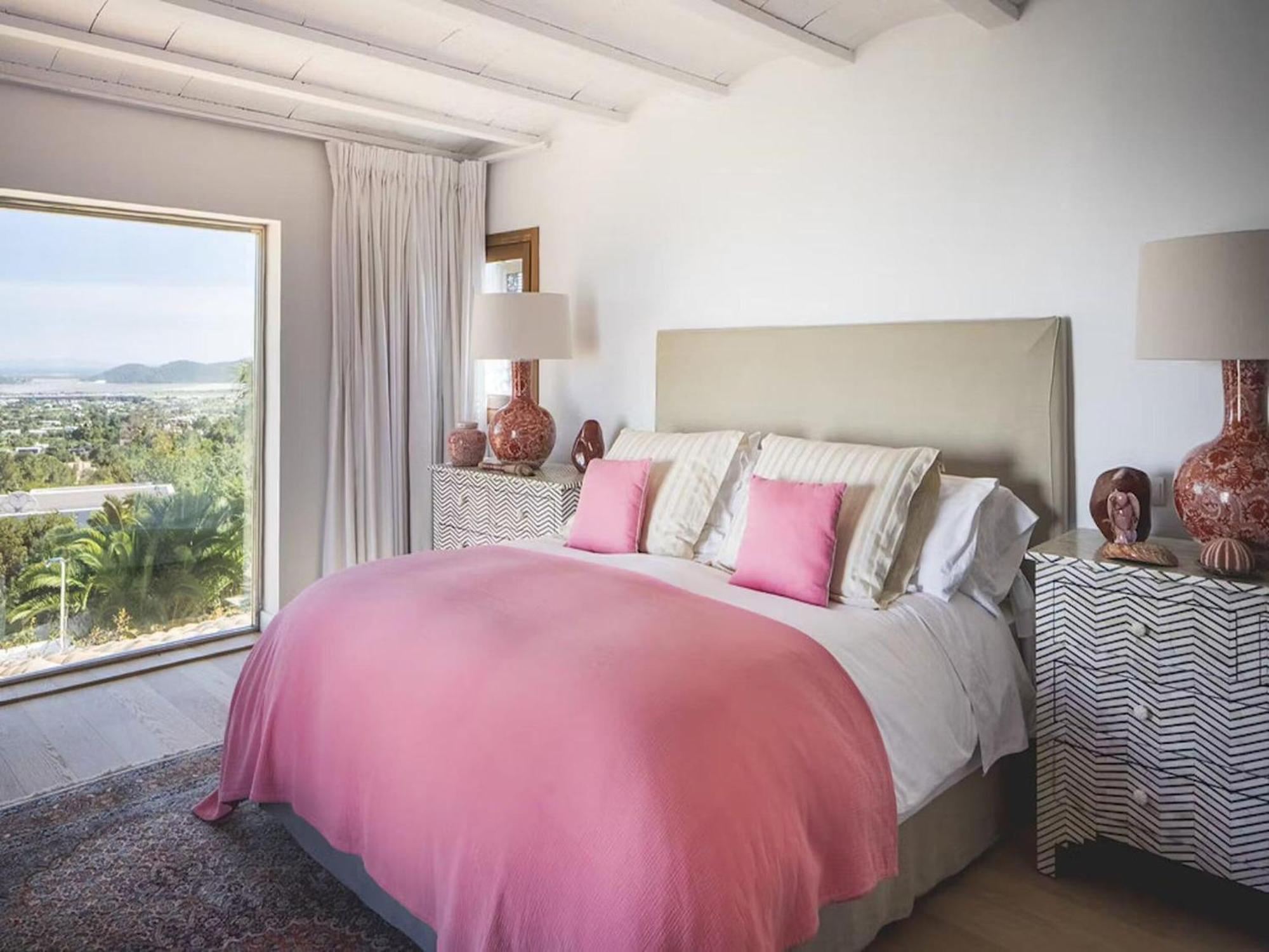 Villa Impressive With Views Sant Carles de Peralta