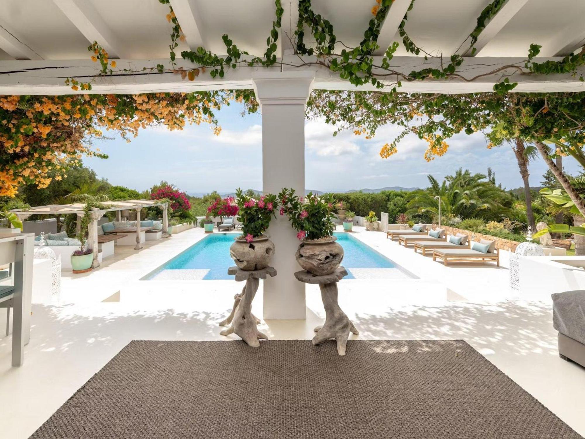 Impressive With Views Villa