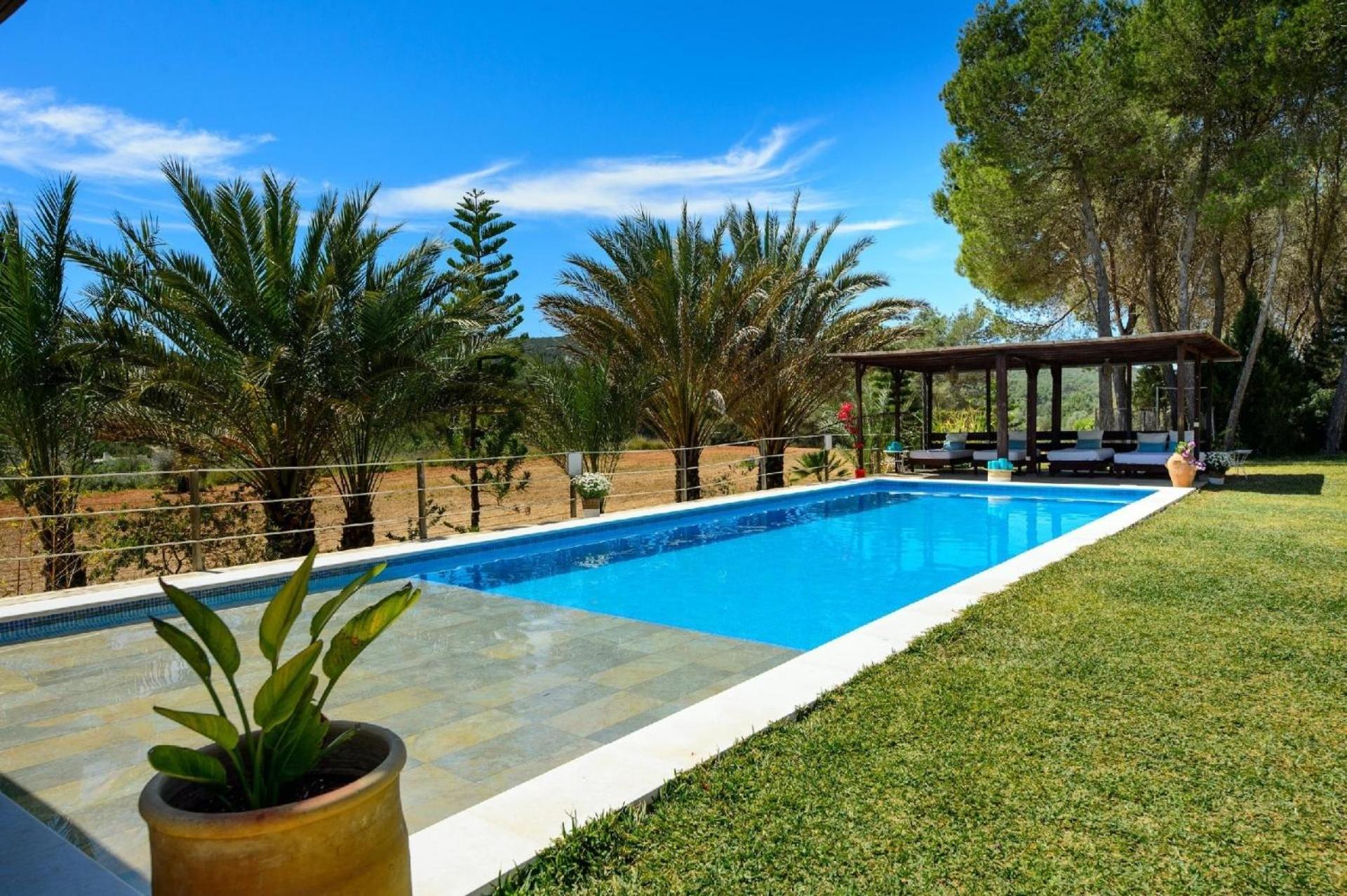 Mit Privatpool Fuer 14 Personen Ca 350 Qm In Sant Llorenc De Balafia, Ibiza Binnenland Von Ibiza Holiday home *