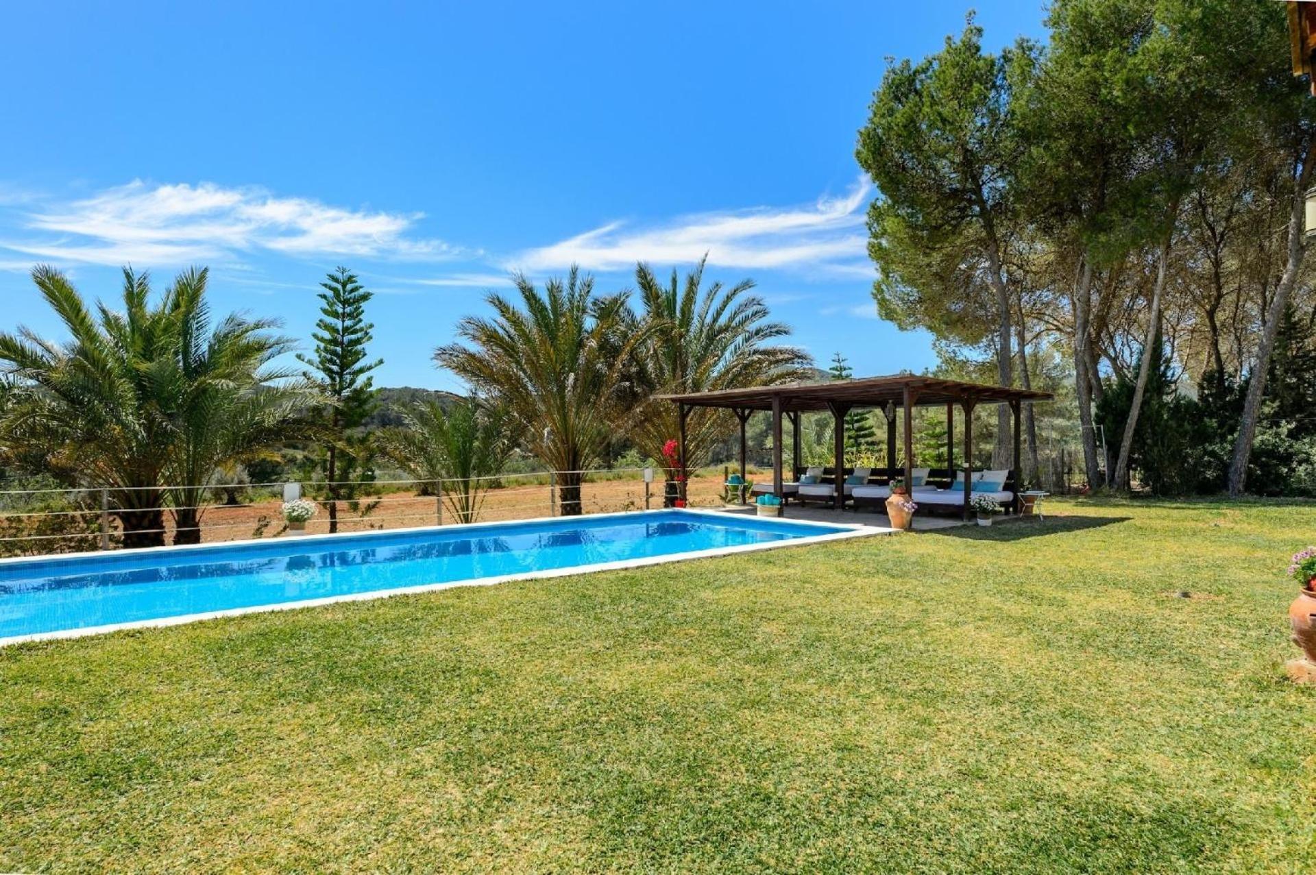 Holiday home Mit Privatpool Fuer 14 Personen Ca 350 Qm In Sant Llorenc De Balafia, Ibiza Binnenland Von Ibiza Sant Llorenc de Balafia
