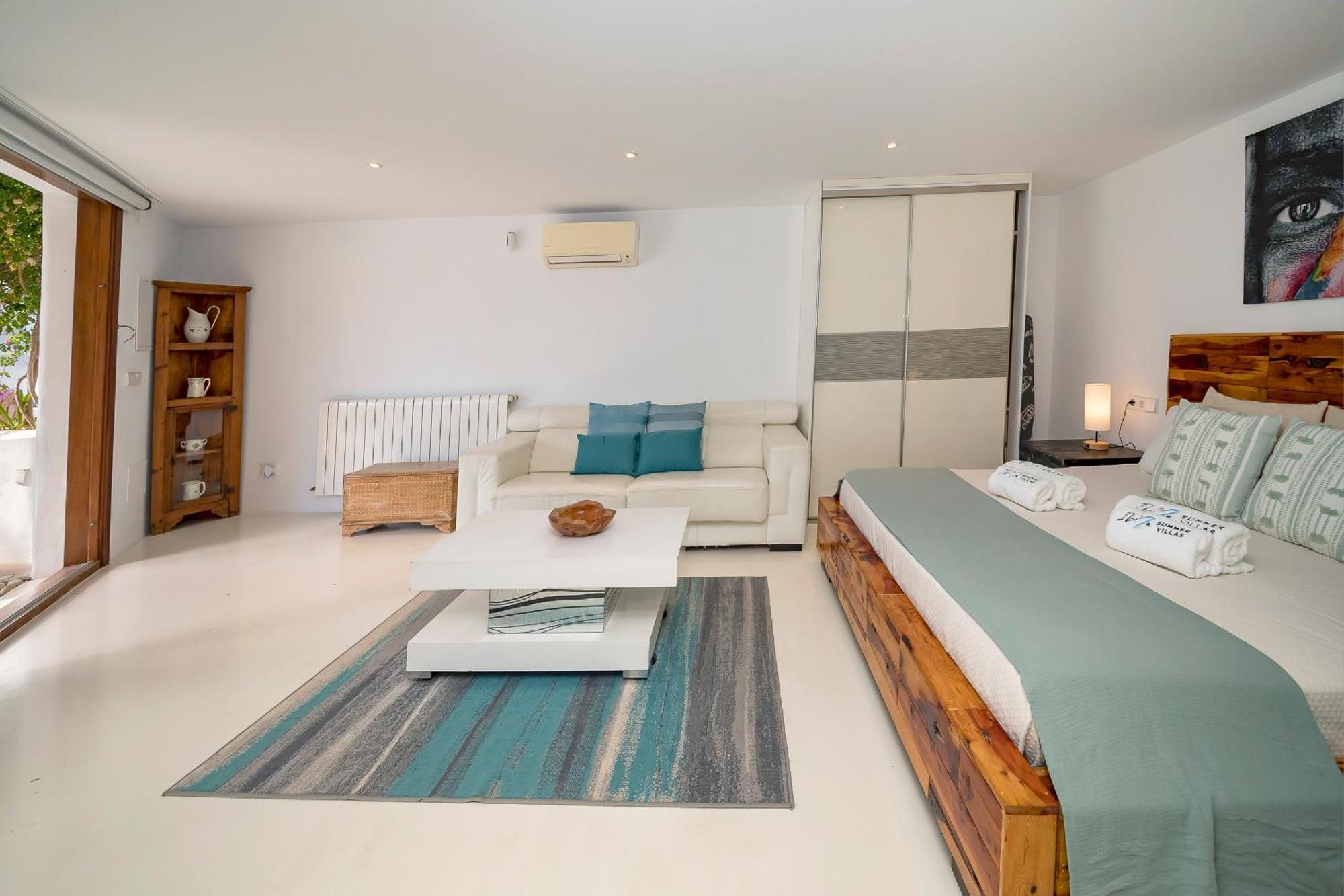 Near Ibiza Town Sleeps 11 To 13 Guests Can Furnet