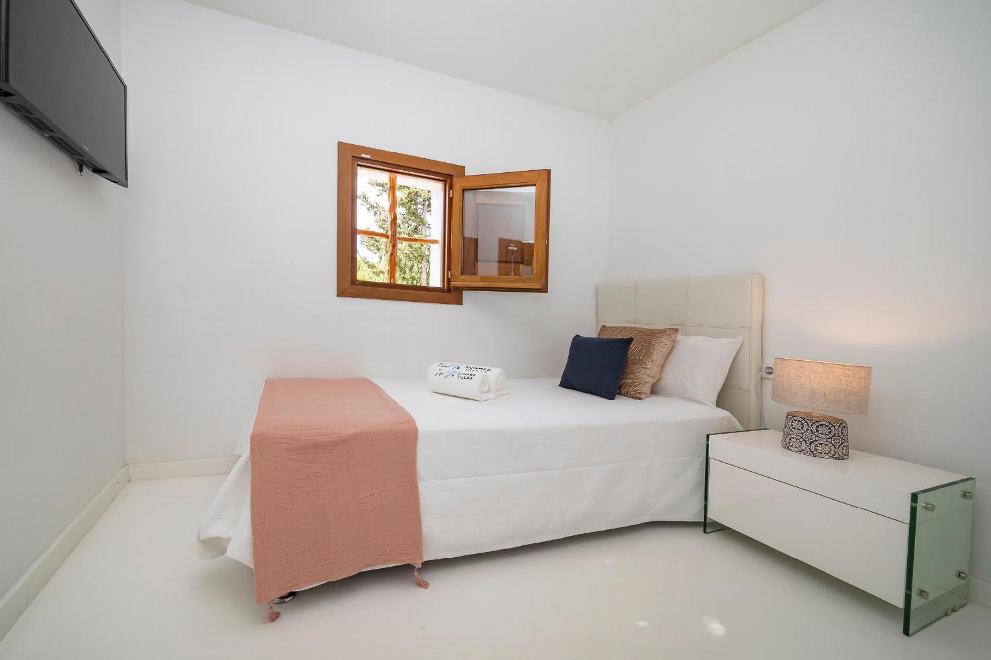 Villa Near Ibiza Town Sleeps 11 To 13 Guests *