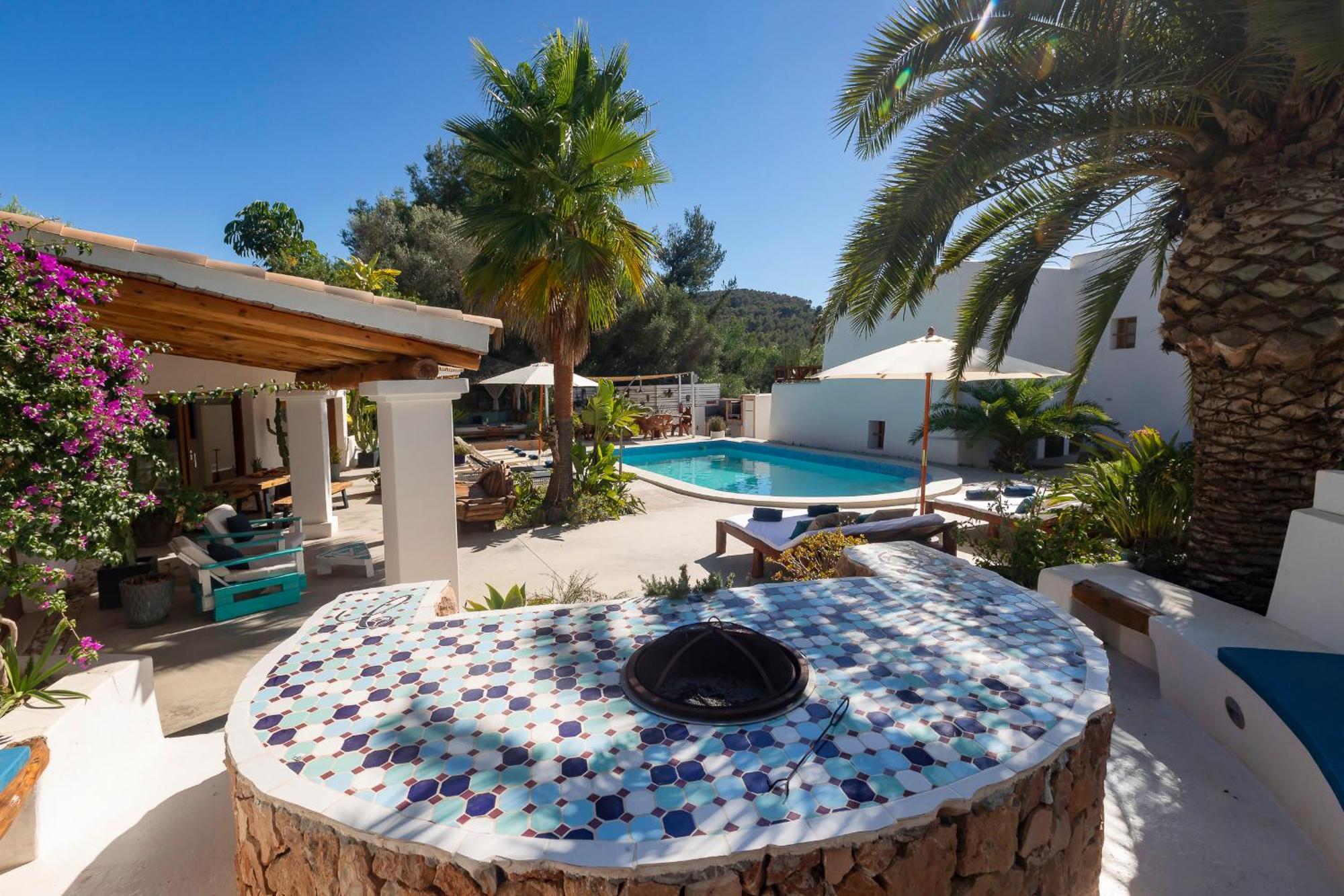 Near Ibiza Town Sleeps 11 To 13 Guests Can Furnet