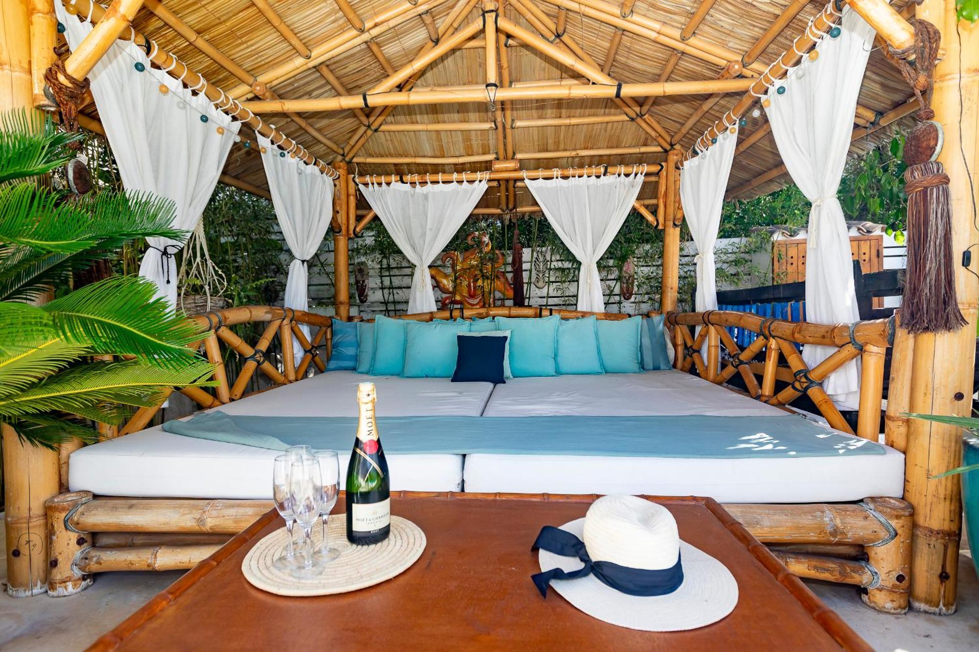 Near Ibiza Town Sleeps 11 To 13 Guests Villa Can Furnet