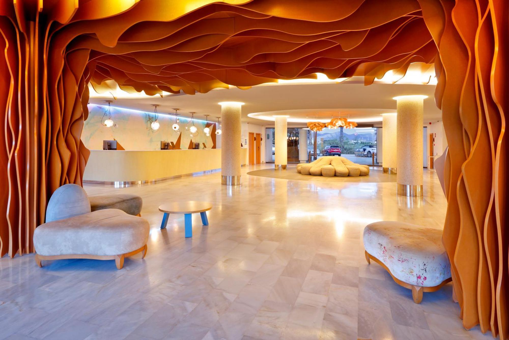 Grand Palladium White Island & Hotel Playa d'en Bossa