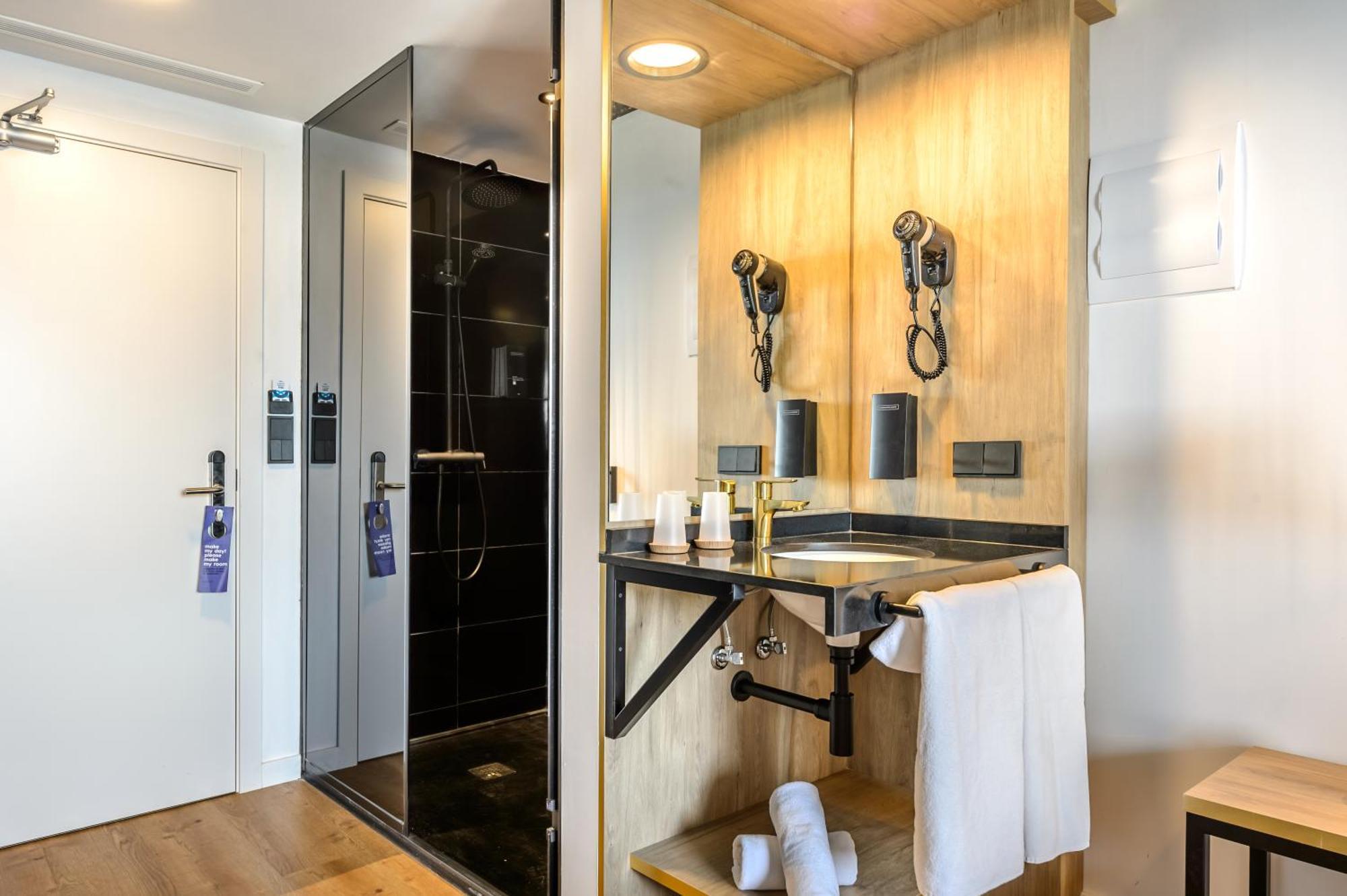 Hotel Vibra District - Adults Only 4*