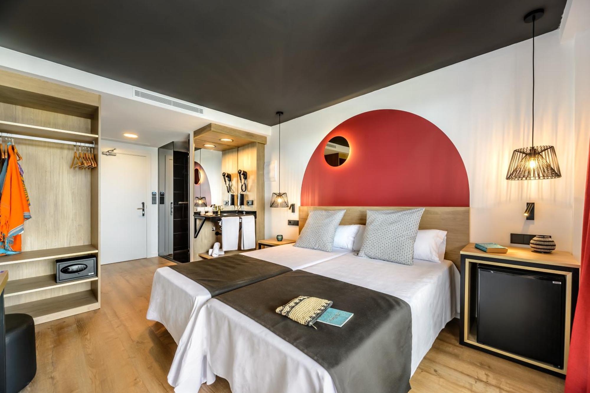 Vibra District - Adults Only Hotel San Antonio (Ibiza)