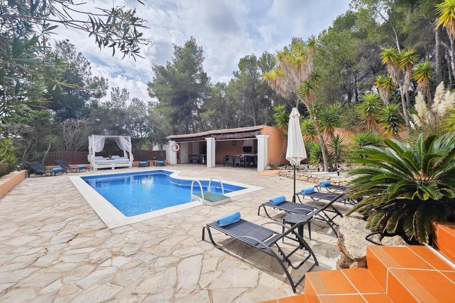 Mercedes Villa