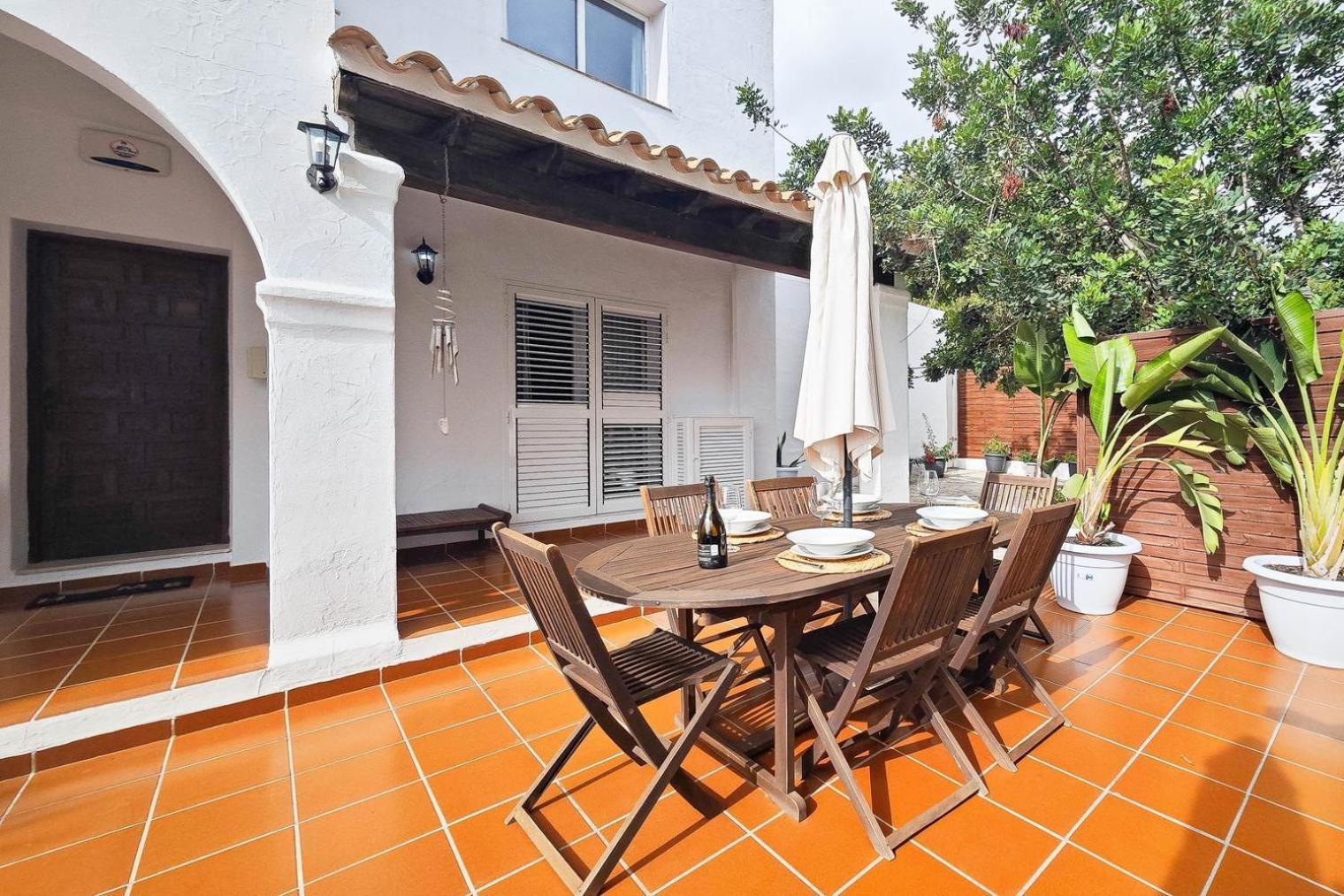 Mercedes * Cala Llonga (Ibiza)