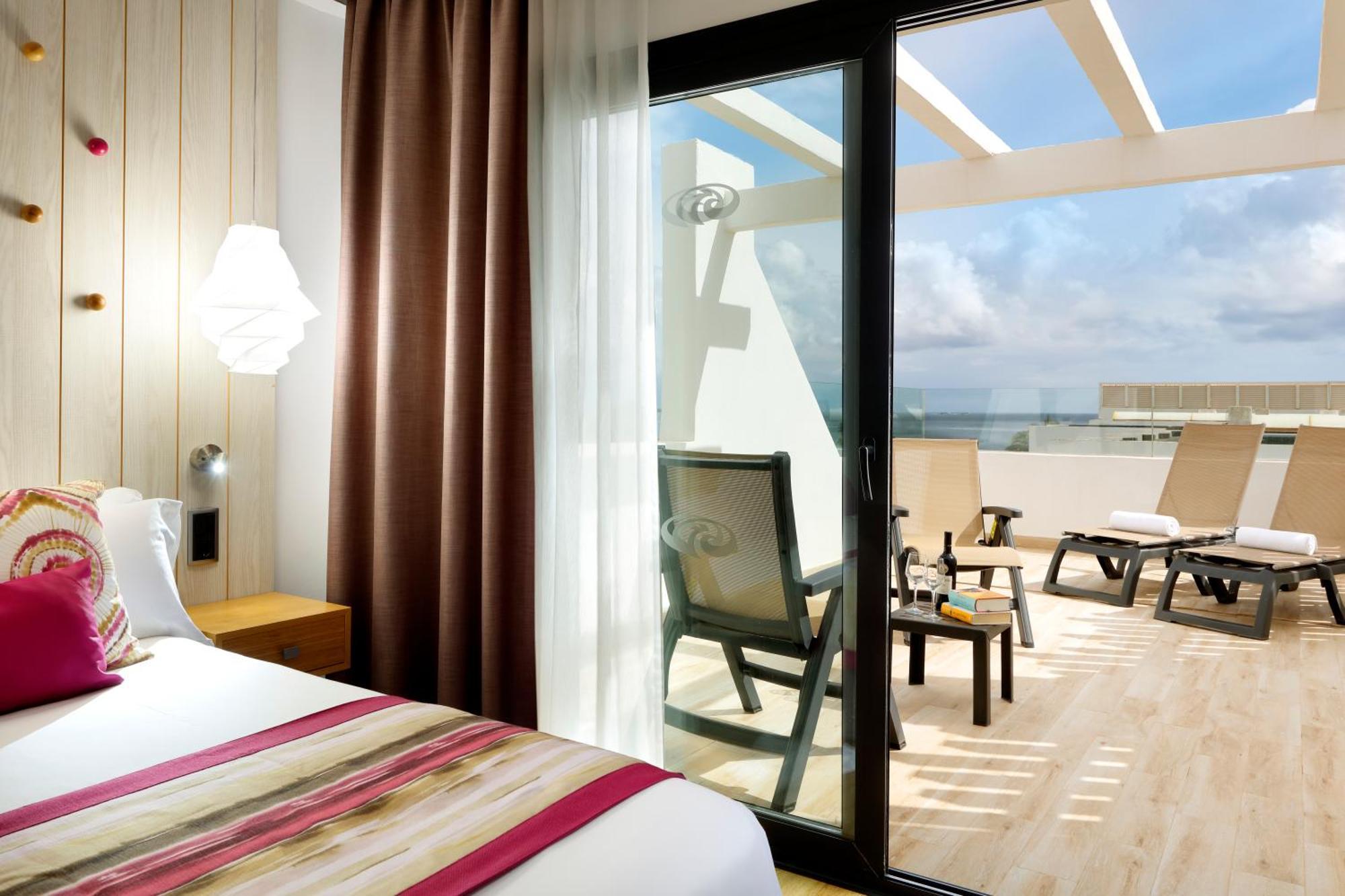 Grand Palladium White Island & Hotel Playa d'en Bossa