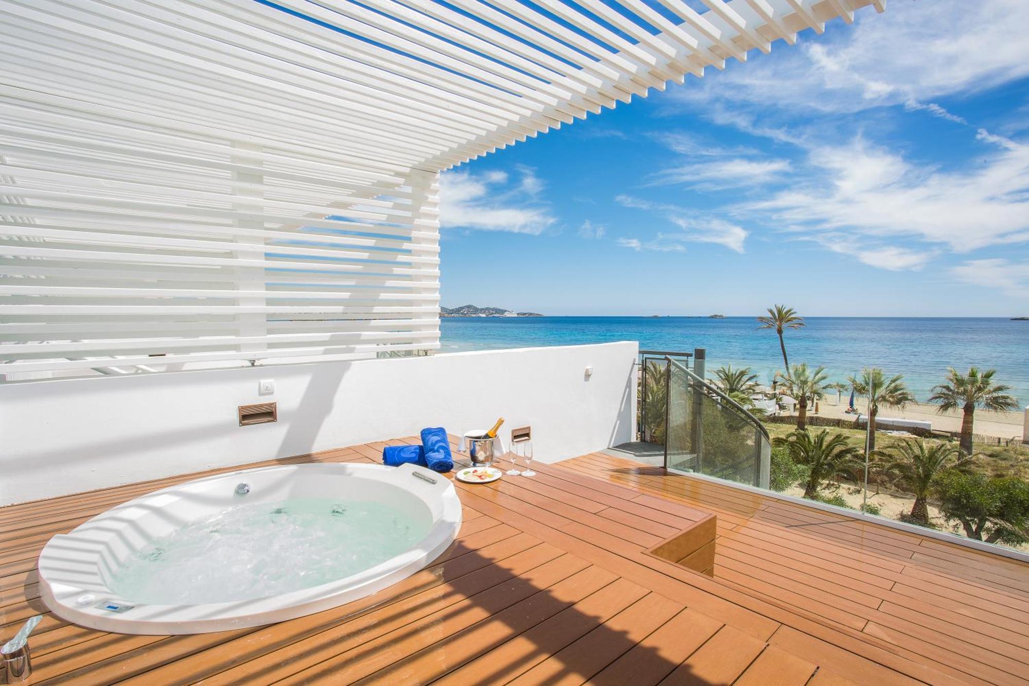 Grand Palladium White Island & 5*