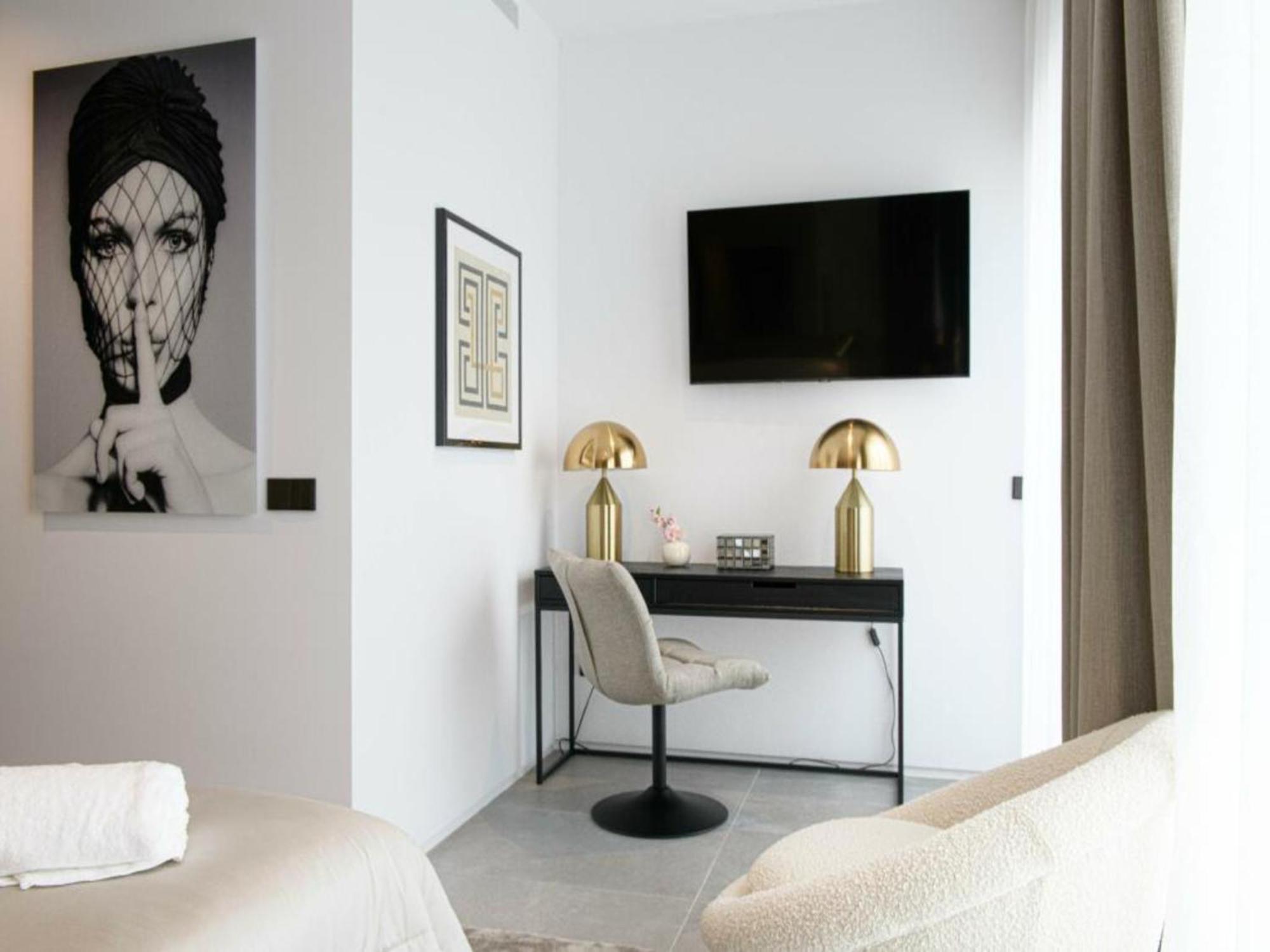 Apartment Opulent Retreat Manor