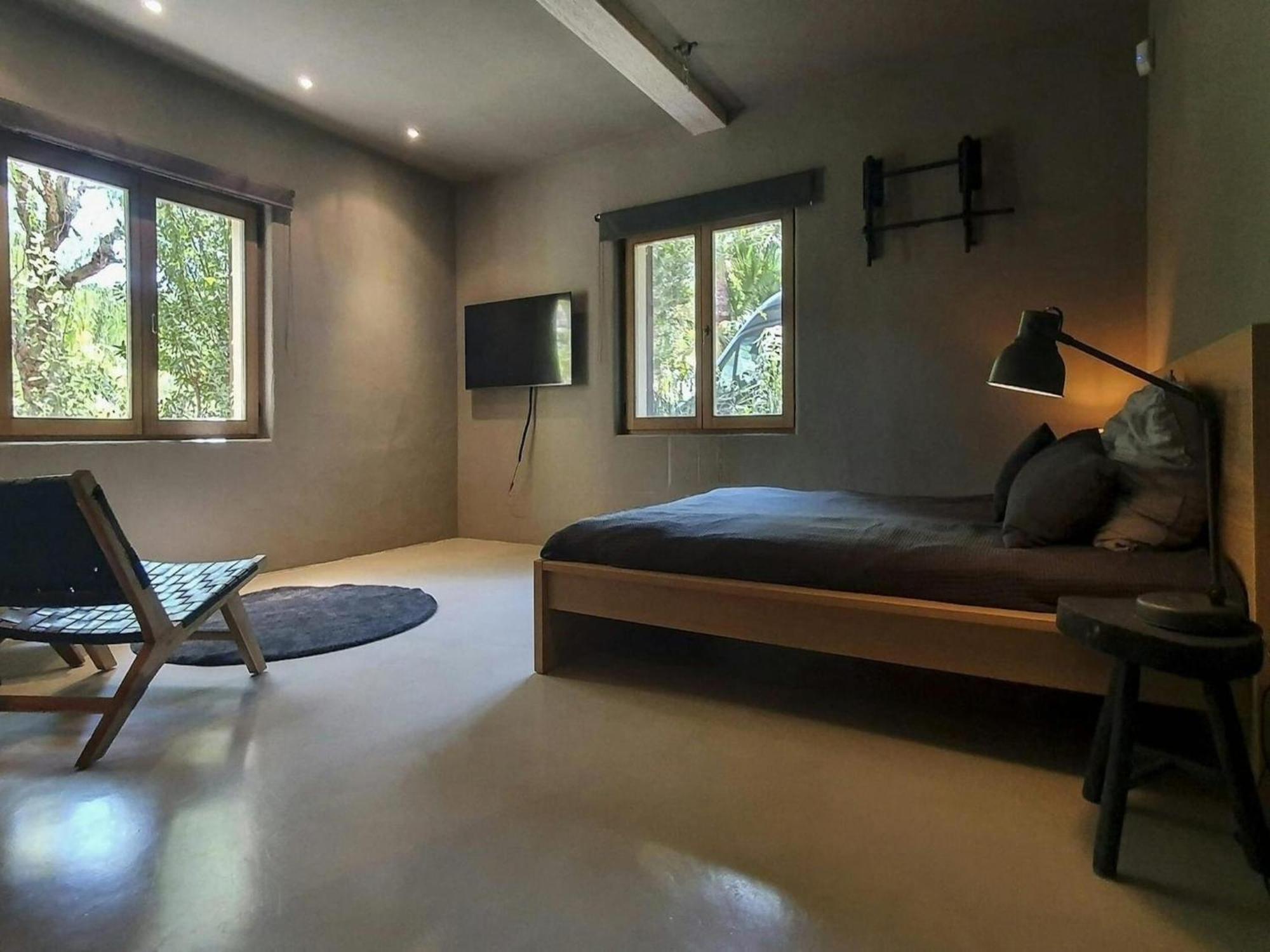 Villa With Wooden-beamed Patio *