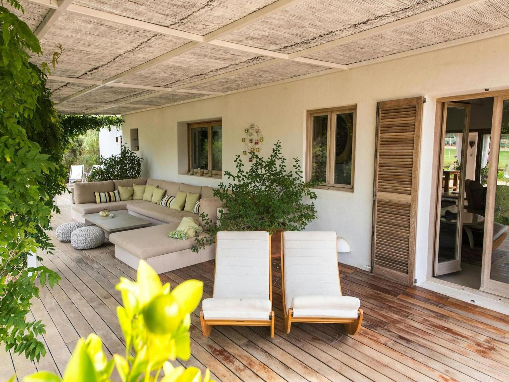Villa With Wooden-beamed Patio