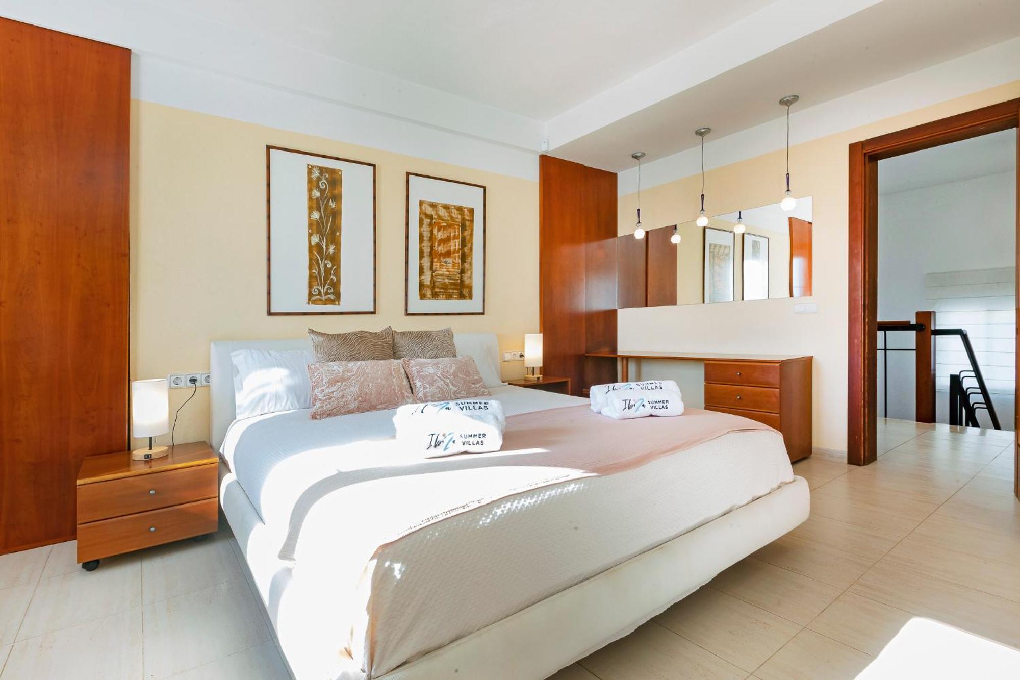 Near Ibiza Town Sleeps 8 - Fluxa Villa Can Furnet