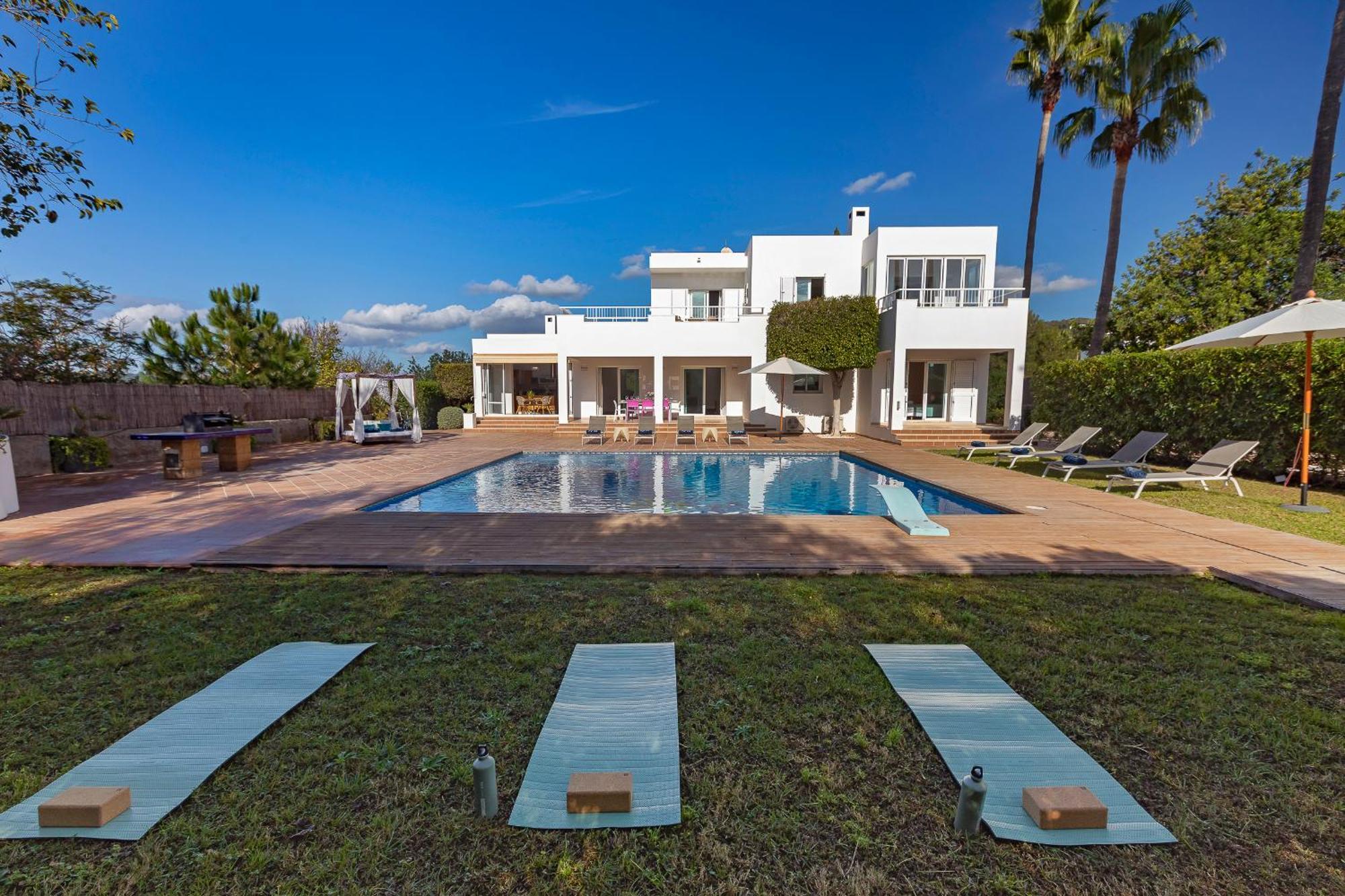 Villa Near Ibiza Town Sleeps 8 - Fluxa Can Furnet