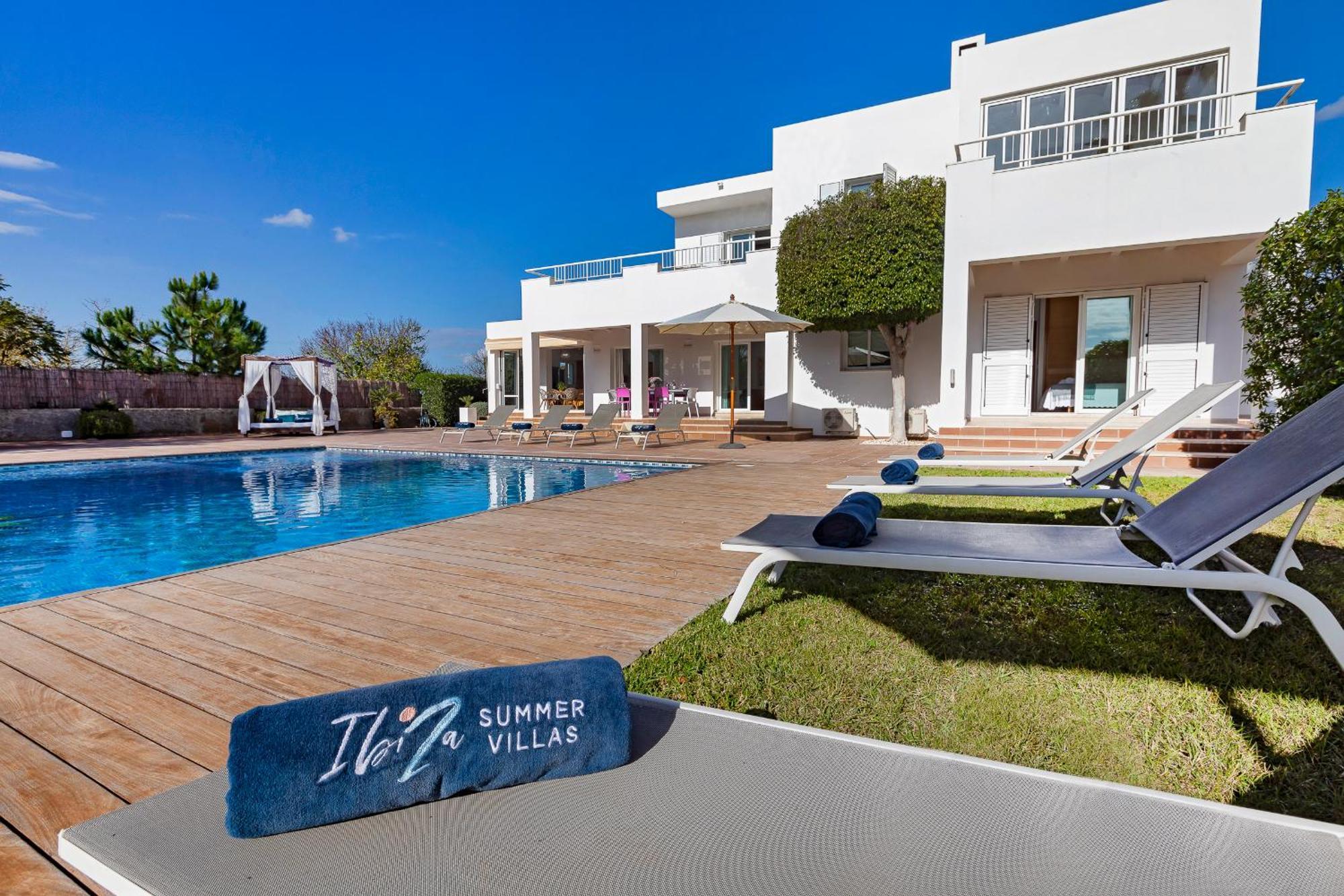 Near Ibiza Town Sleeps 8 - Fluxa Villa